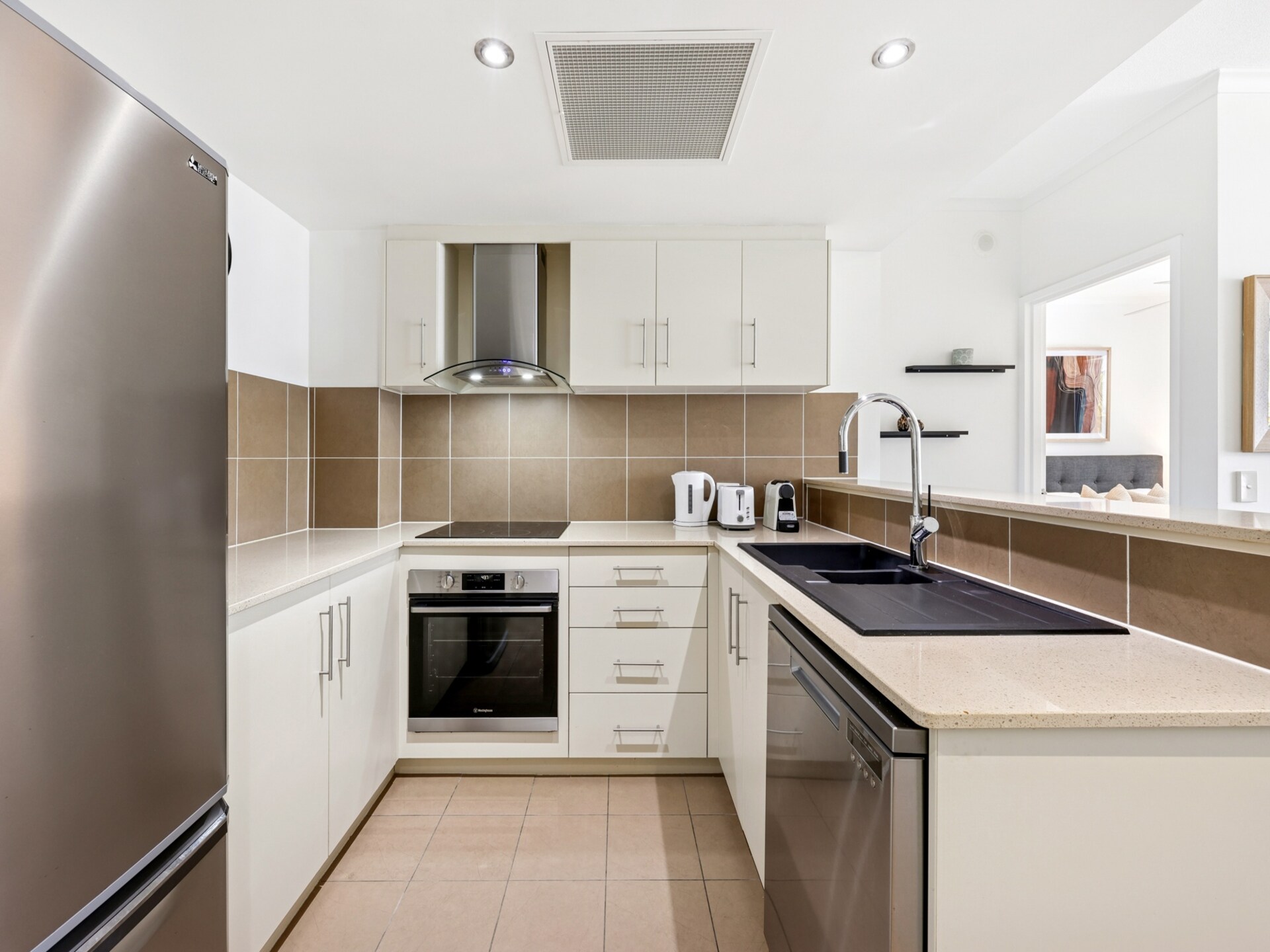 Stijlvol appartement met resortvoorzieningen op loopafstand van Burleigh Beach - foto 18