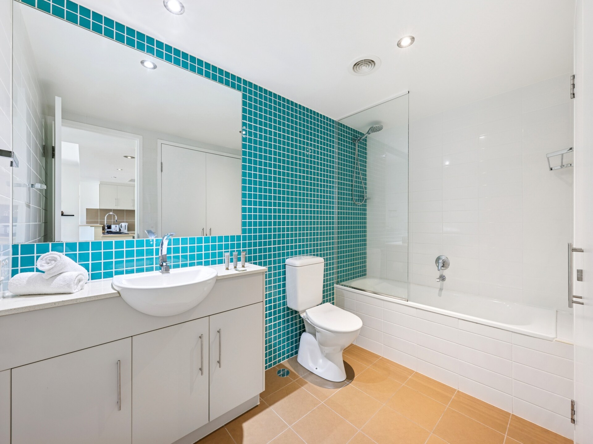 Stijlvol appartement met resortvoorzieningen op loopafstand van Burleigh Beach - foto 24