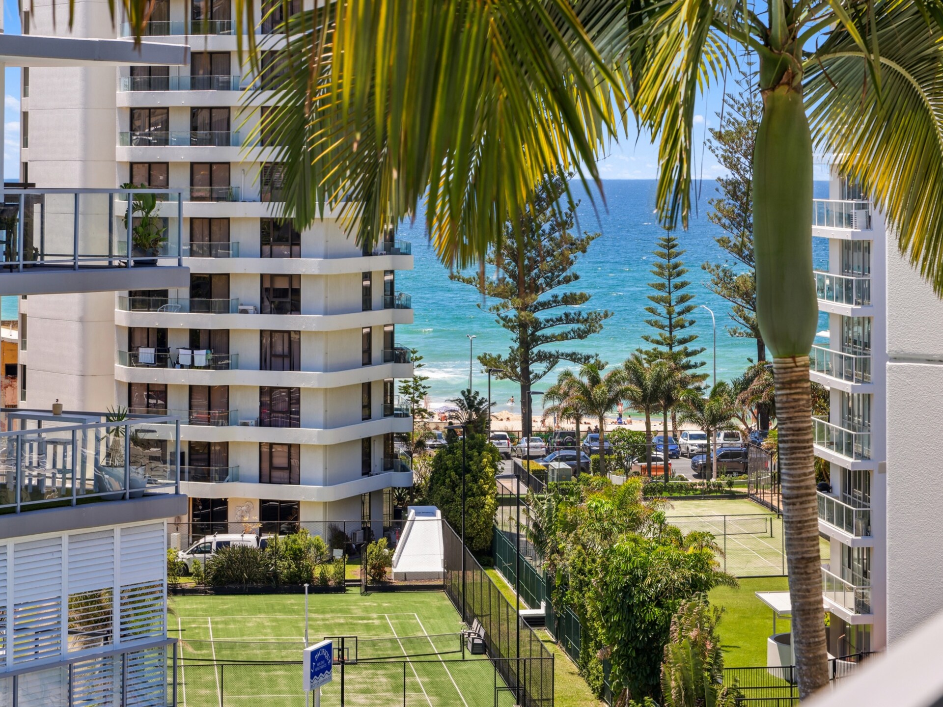 Stijlvol appartement met resortvoorzieningen op loopafstand van Burleigh Beach - foto 28