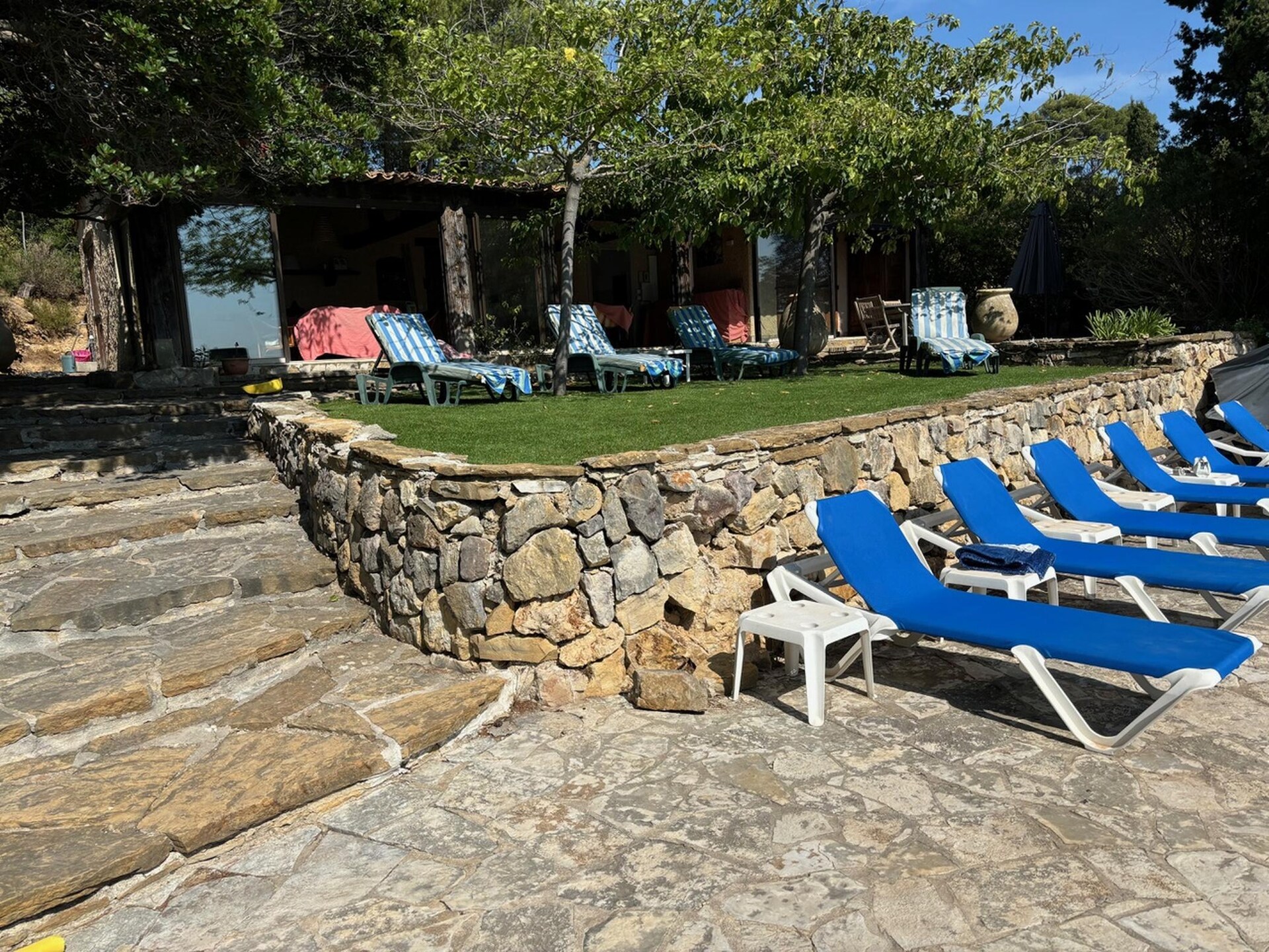 Vrijstaande villa met zwembad op 50 meter van het strand in Sanary-sur-Mer - foto 27