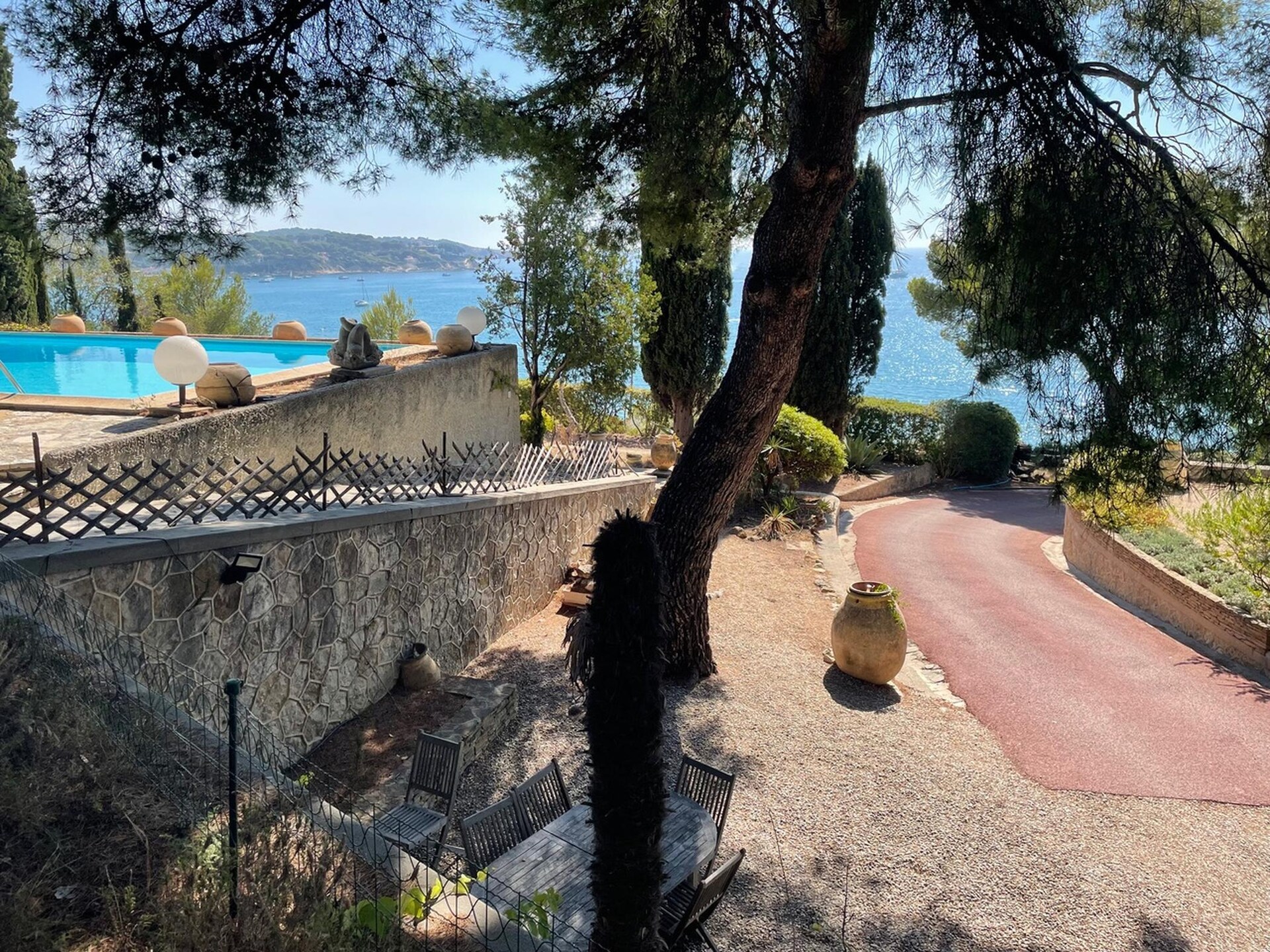 Vrijstaande villa met zwembad op 50 meter van het strand in Sanary-sur-Mer - foto 32