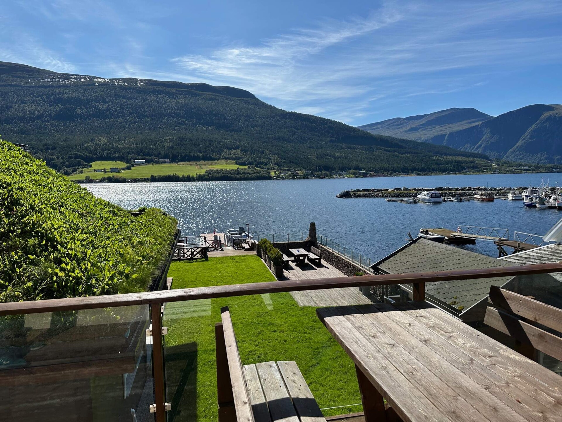 Panoramisch fjordappartement met balkon in Eidsvåg, 30 meter van zwemstrand - foto 3