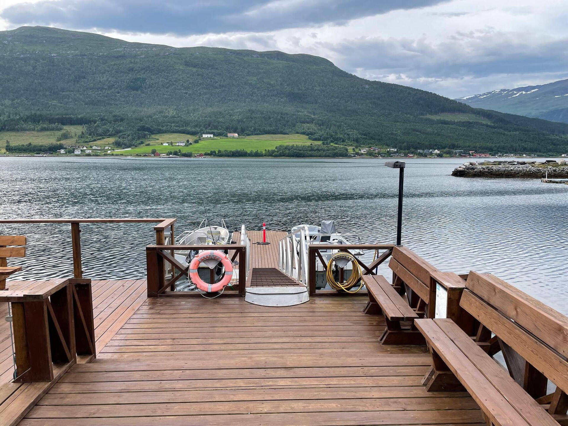 Panoramisch fjordappartement met balkon in Eidsvåg, 30 meter van zwemstrand - foto 8