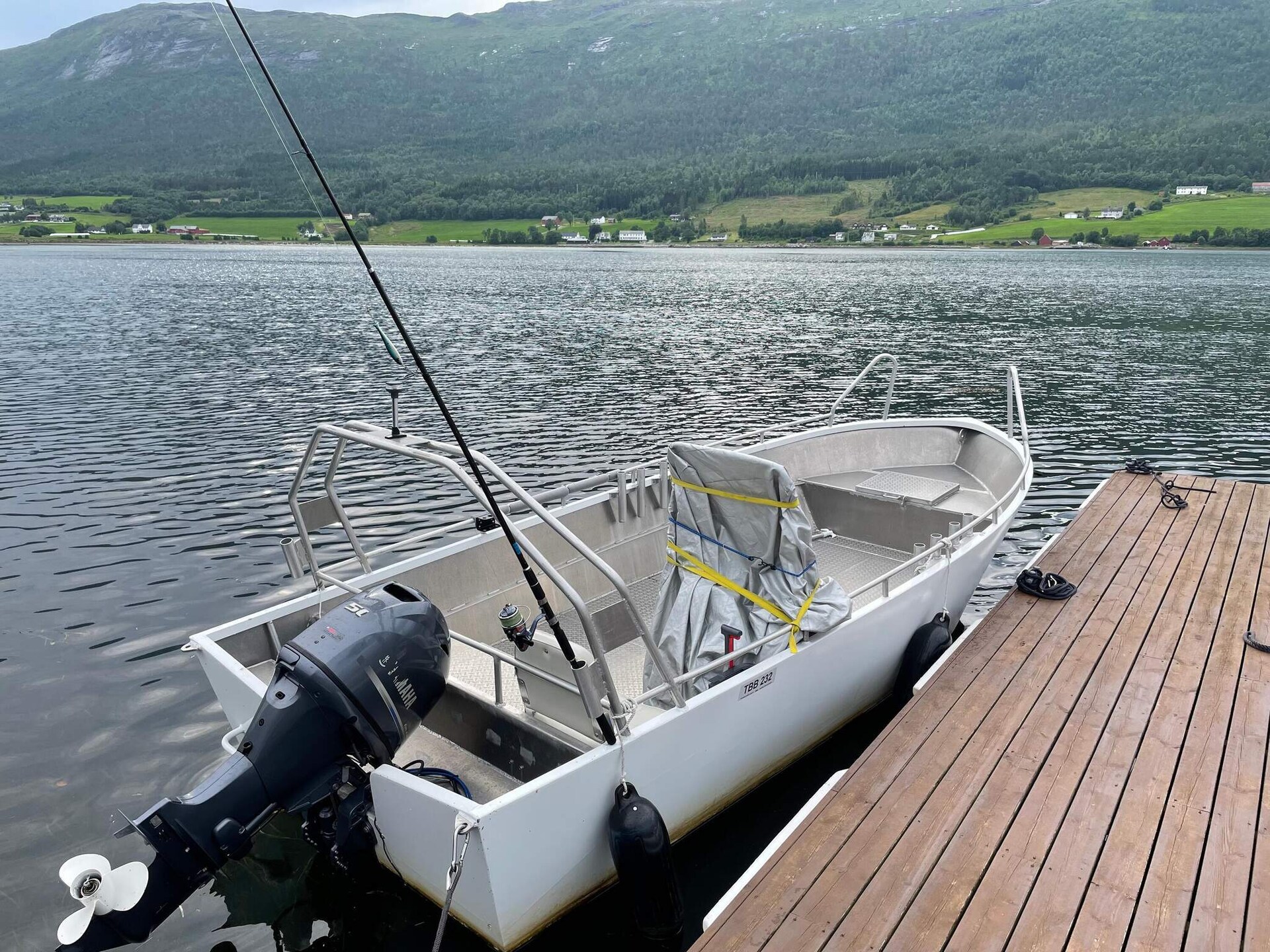 Fjordappartement in Eidsvåg met panoramisch uitzicht en gedeelde boot - foto 31