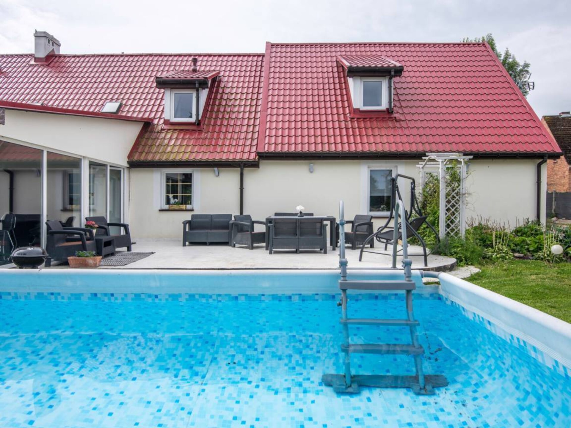 Ruim vakantiehuis voor 10 personen met sauna en zwembad in Anielino - foto 2