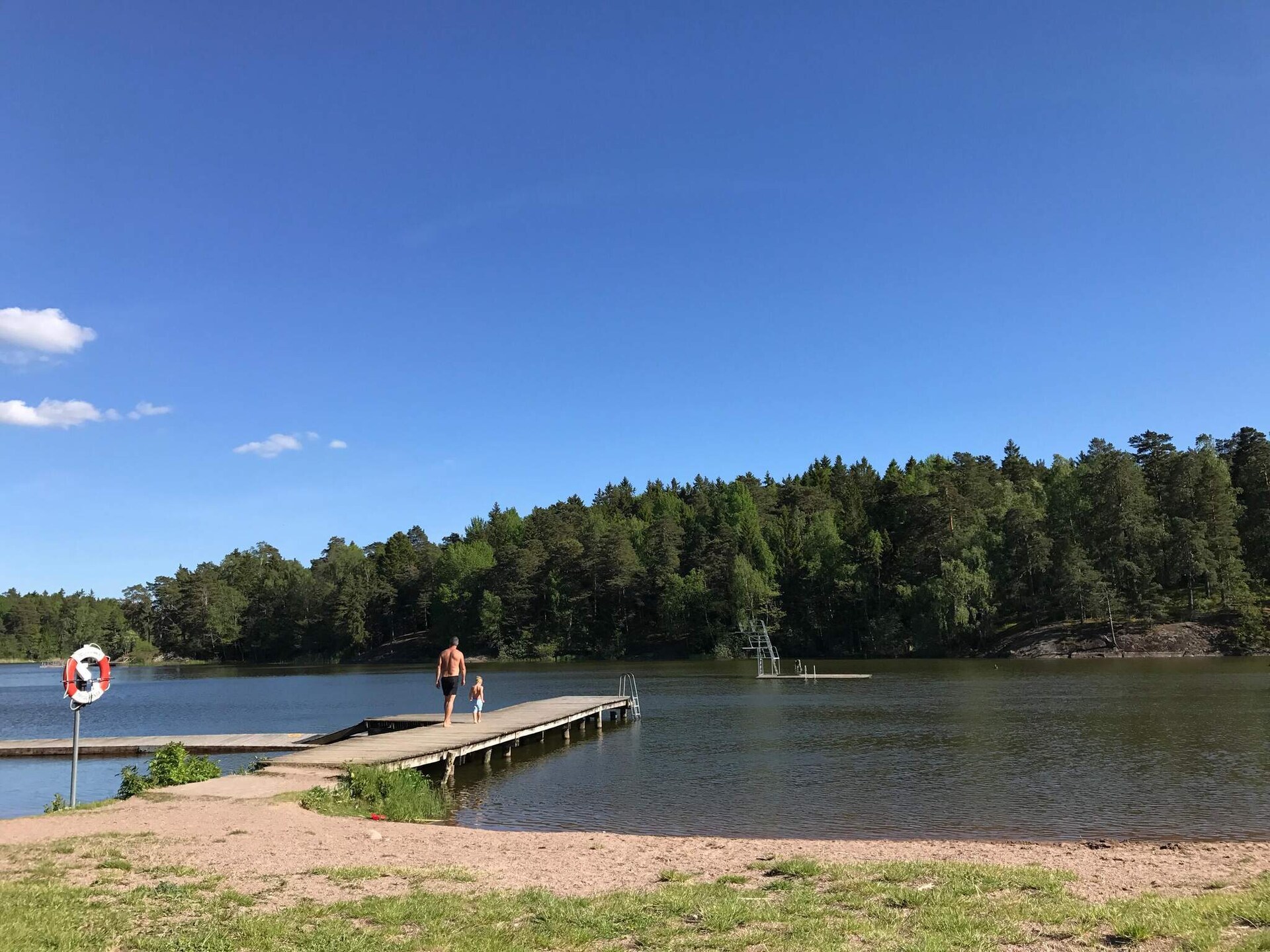 Ruim vakantiehuis bij Knivsta met tuin, vlakbij meer en golfbaan - foto 19