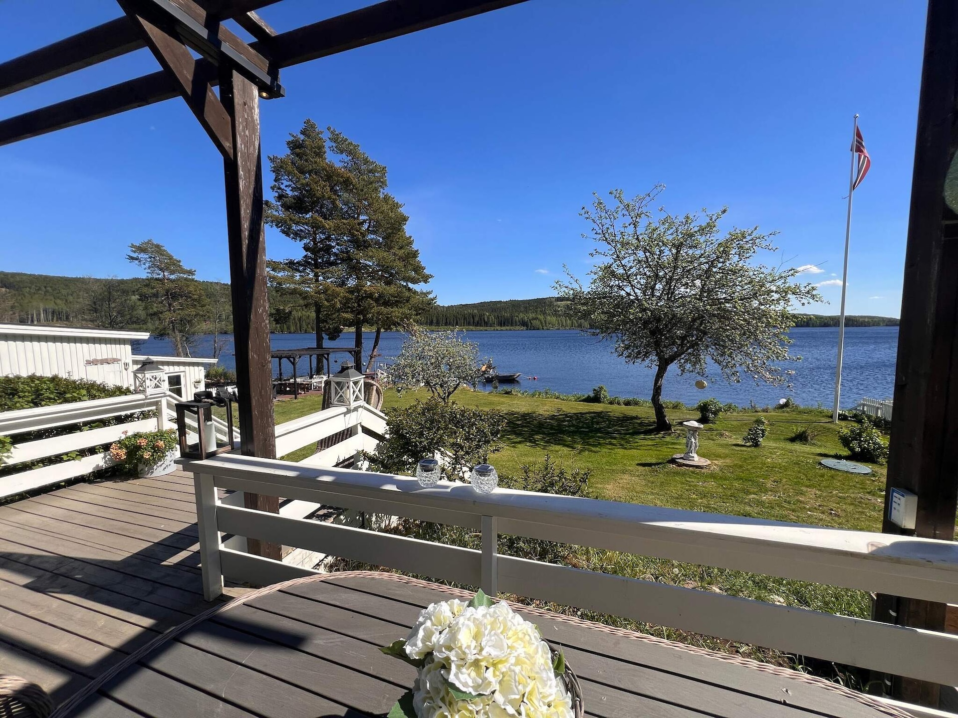 10-persoons vakantiehuis aan het meer in Årnes - foto 16