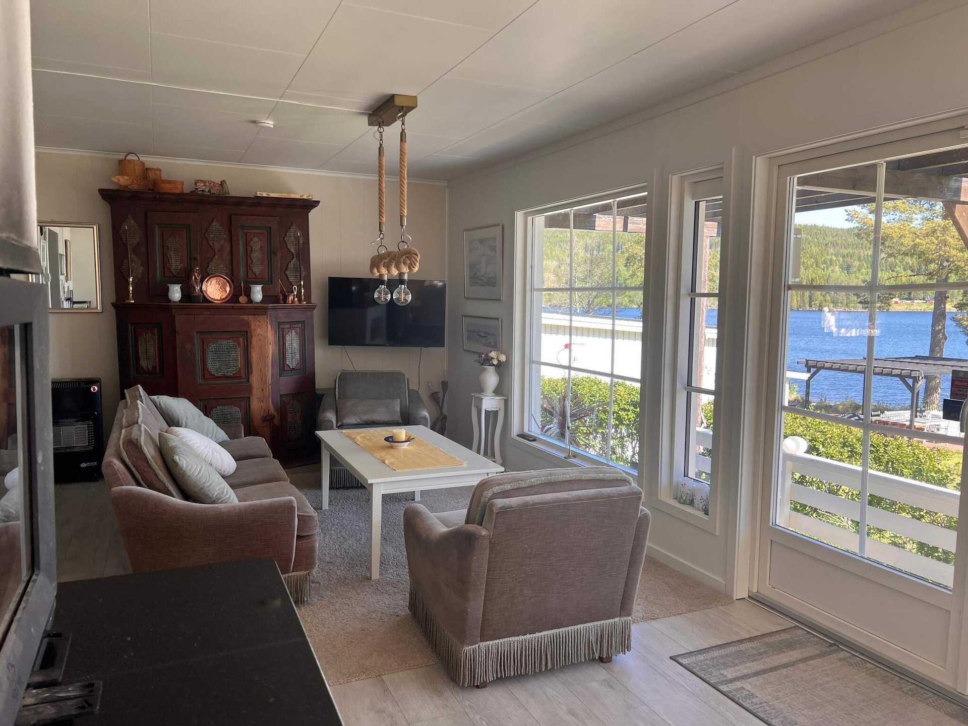 10-persoons vakantiehuis aan het meer in Årnes - foto 21