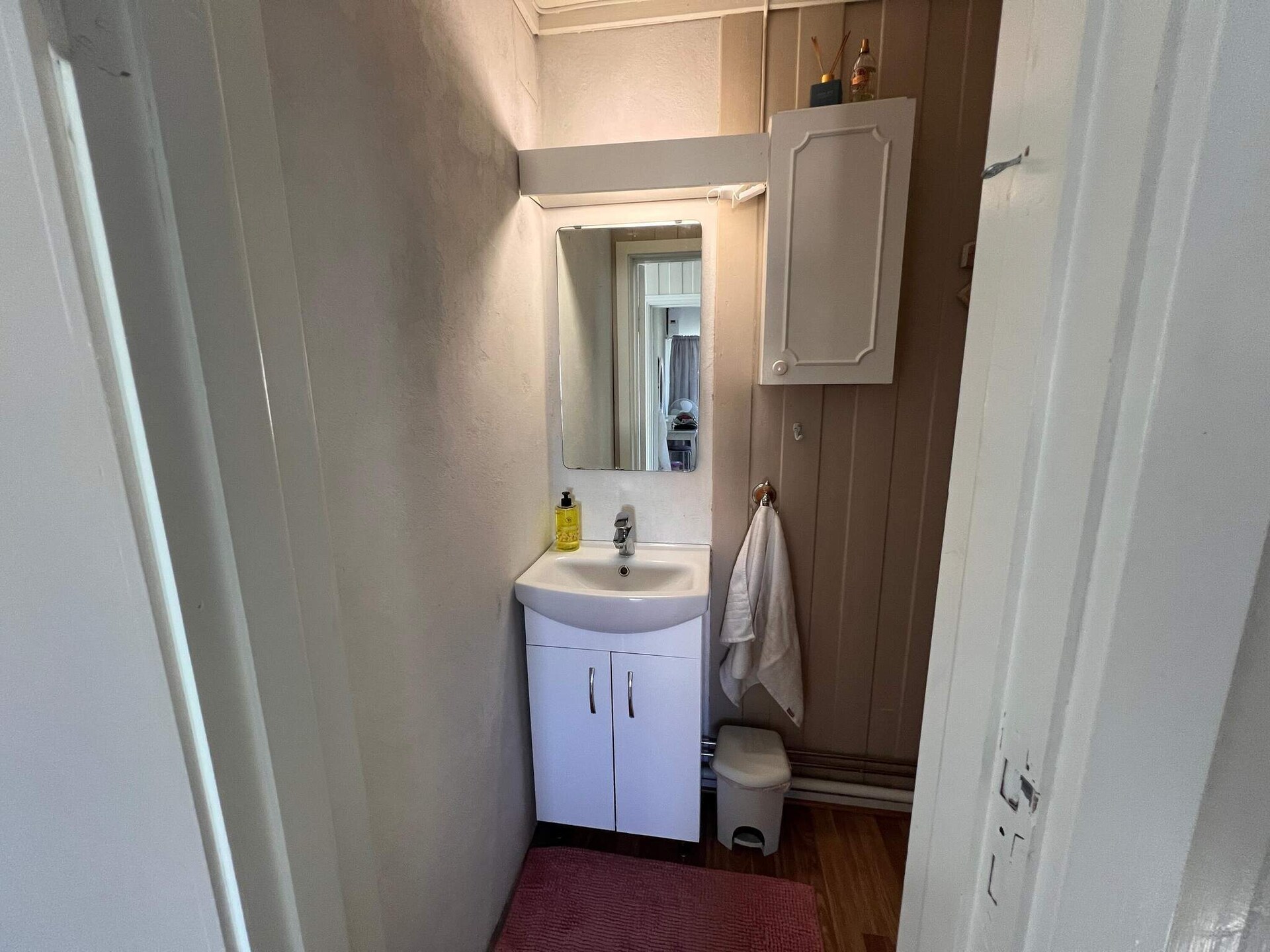 10-persoons vakantiehuis aan het meer in Årnes - foto 32