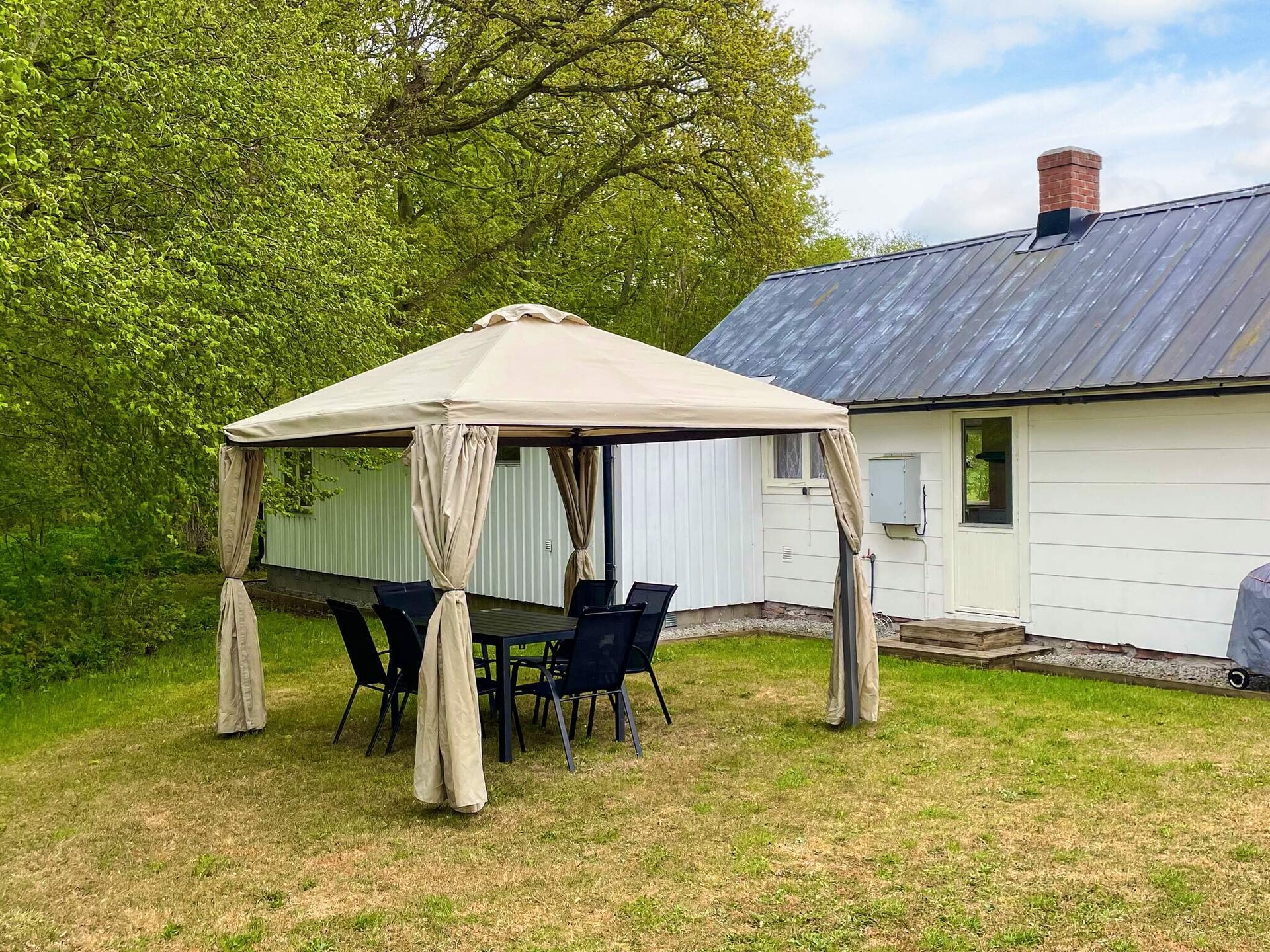 Op 1,0 km van zee: sfeervol vakantiehuis in Löttorp voor 6 personen - foto 12