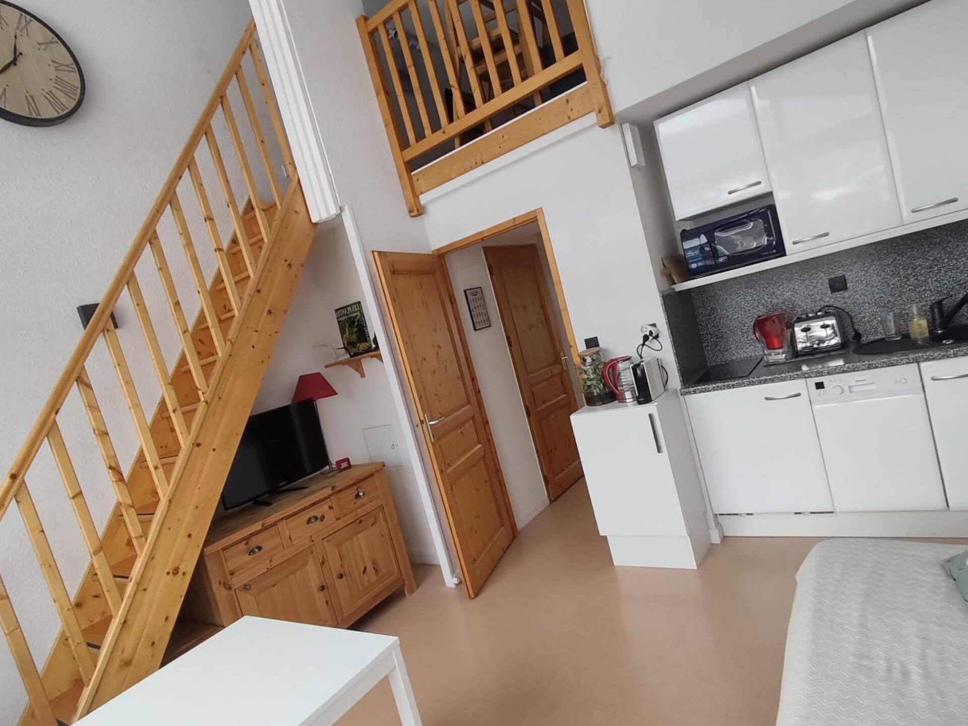 Bergappartement 50m van piste & centrum Morillon met zwembad - foto 3