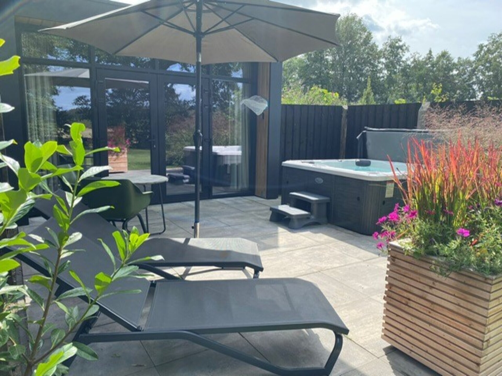 Wellnesslodge Merel: romantisch luxe vakantiehuis met jacuzzi in Drenthe - foto 24