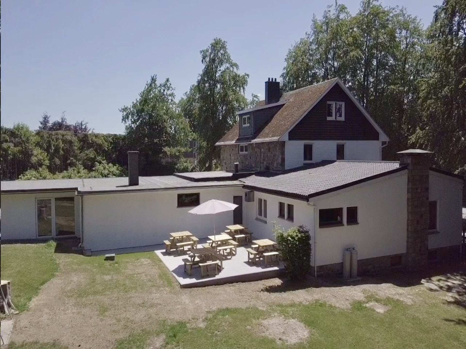 Op 1 km van het meer: 36-persoons vakantiehuis in Waimes - Ovifat - foto 35