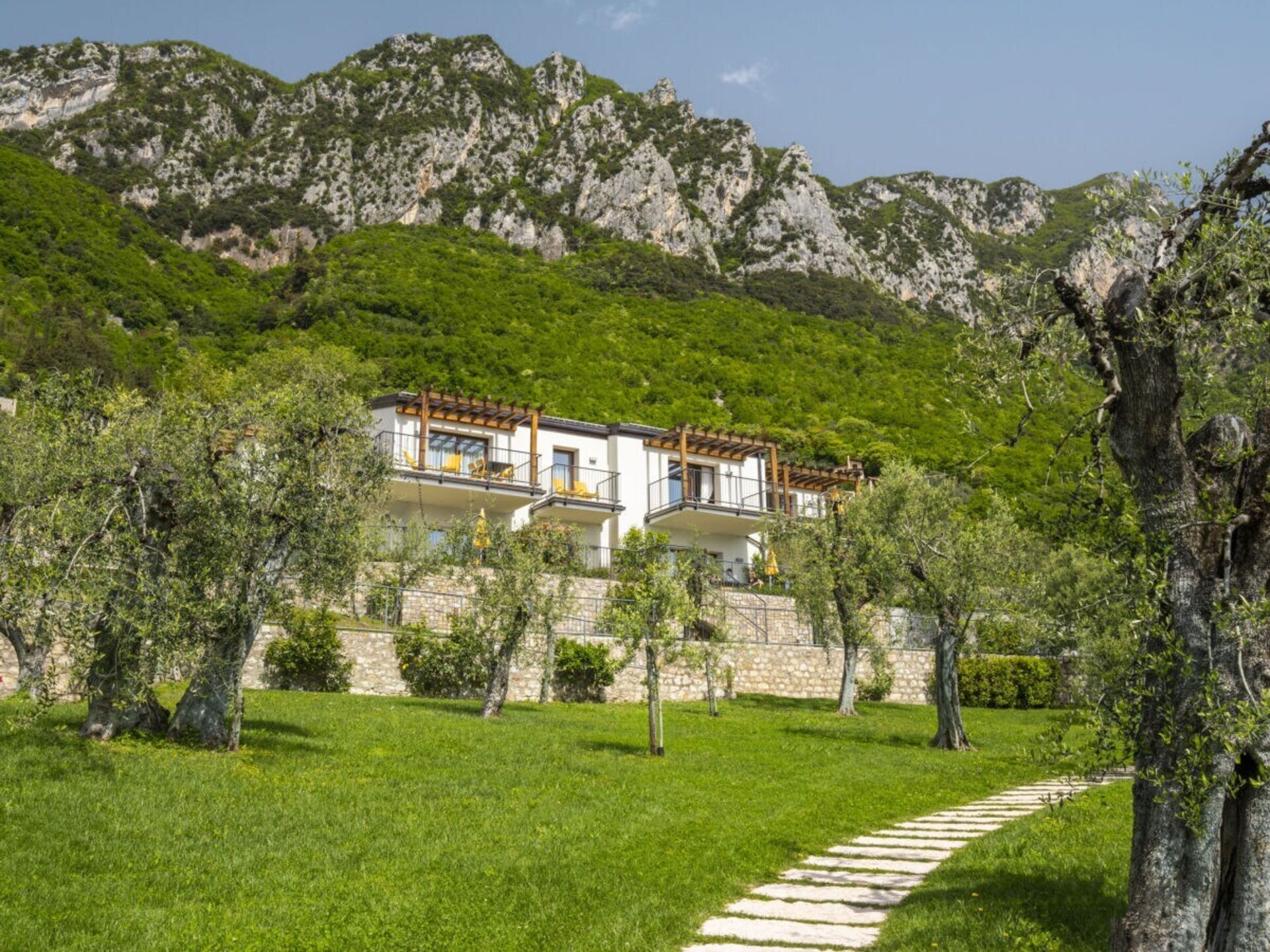 Modern vakantiehuis tussen olijfgaarden met panoramisch uitzicht op het Gardameer - foto 11