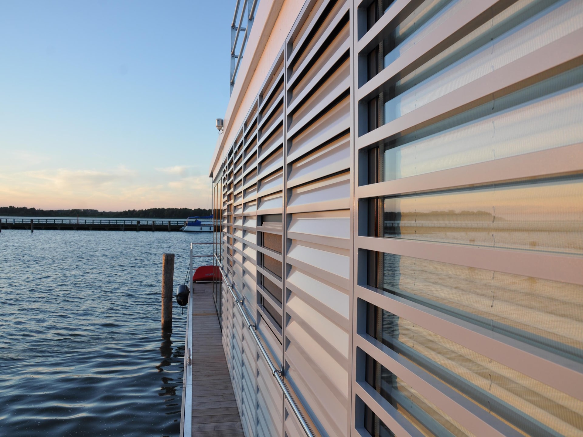 Unieke vakantie op het water: Woonboot Charlotte in Ribnitz-Damgarten - foto 2