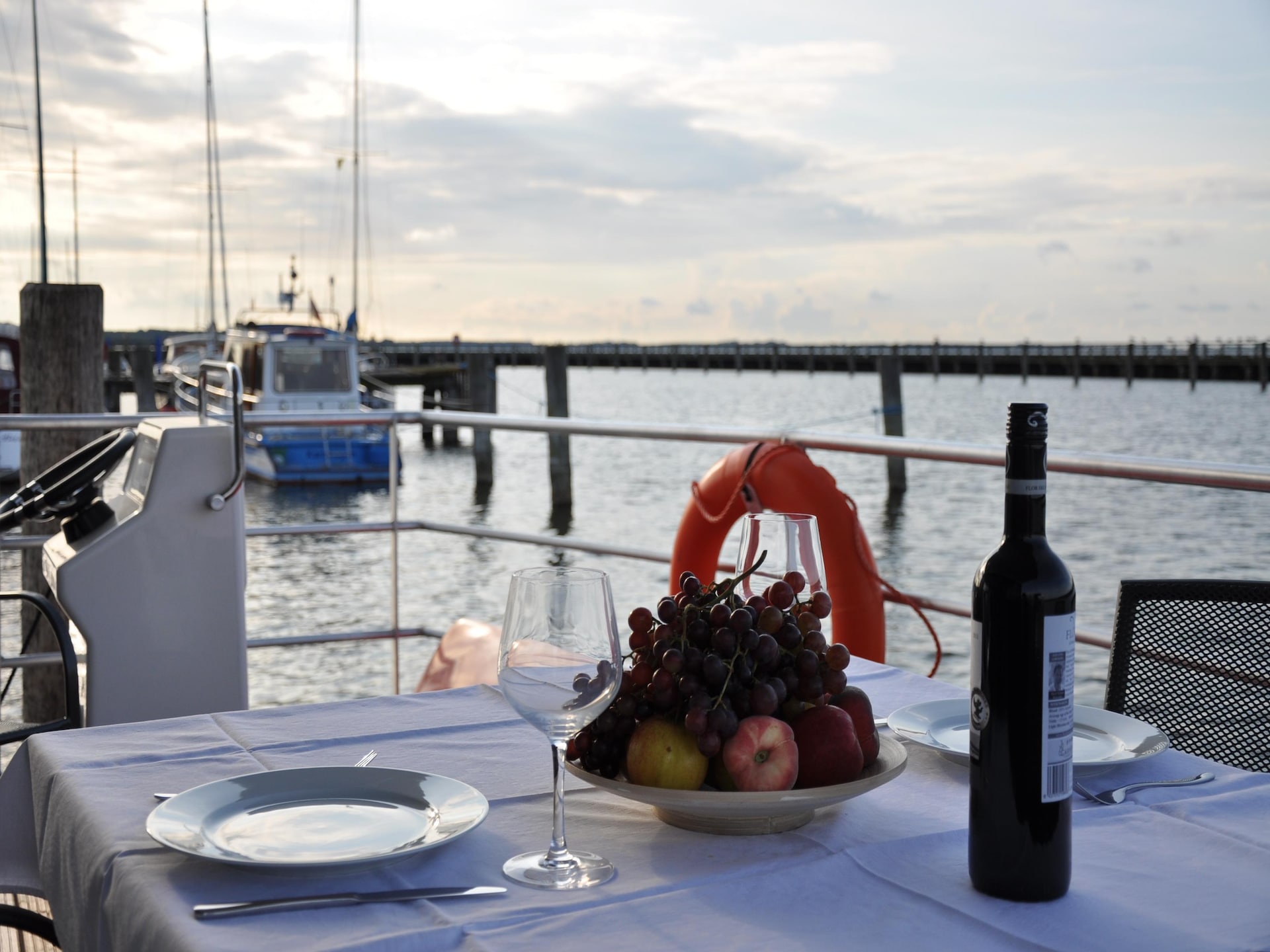 Unieke vakantie op het water: Woonboot Charlotte in Ribnitz-Damgarten - foto 3