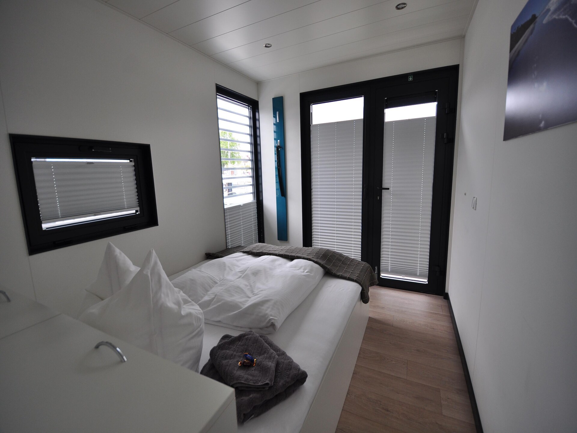 Floating House Rosi: unieke woonboot aan de Oostzee in Ribnitz-Damgarten - foto 14