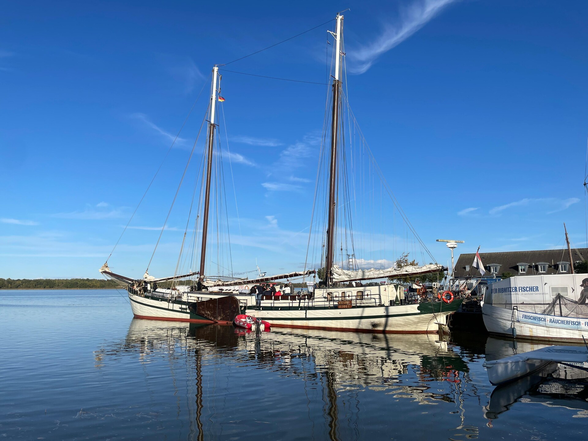 Floating House Rosi: unieke woonboot aan de Oostzee in Ribnitz-Damgarten - foto 38