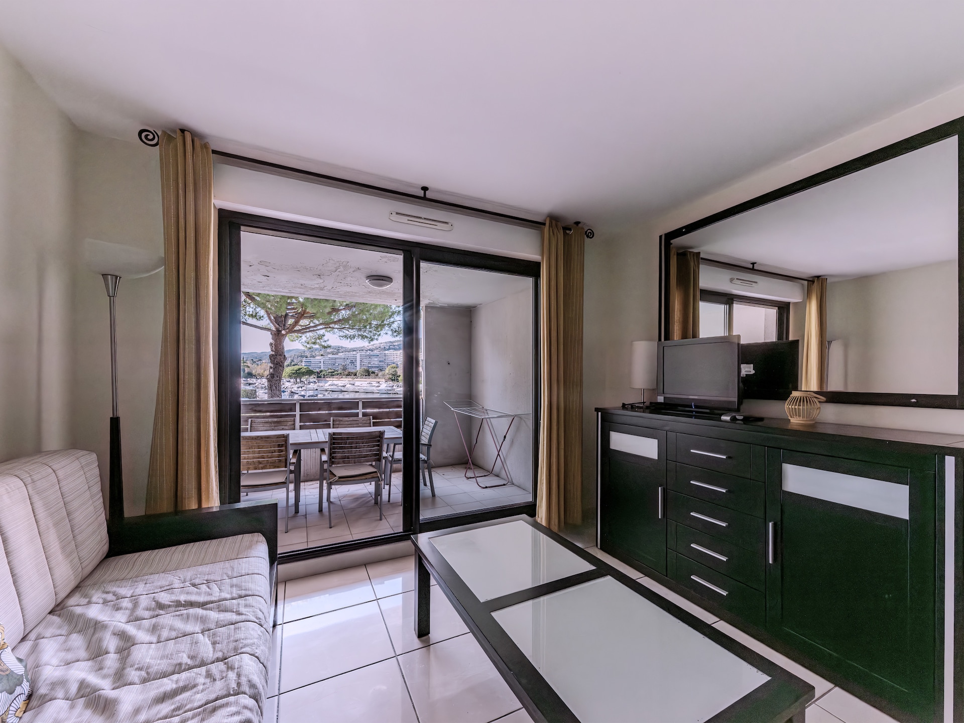 Centraal gelegen appartement in Mandelieu-la-Napoule voor 6 personen - foto 2