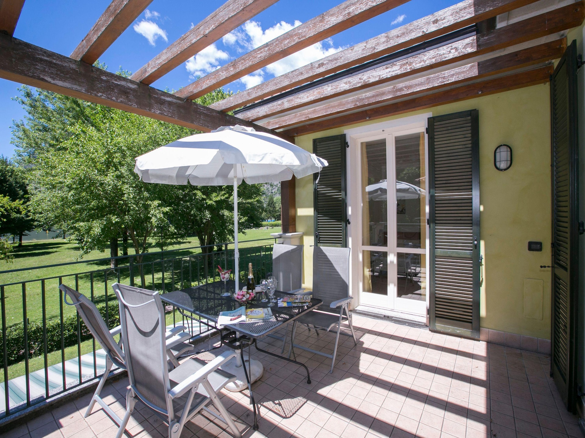 Licht appartement met uitzicht op Lago di Lugano in Porlezza · 4 pers. - foto 3