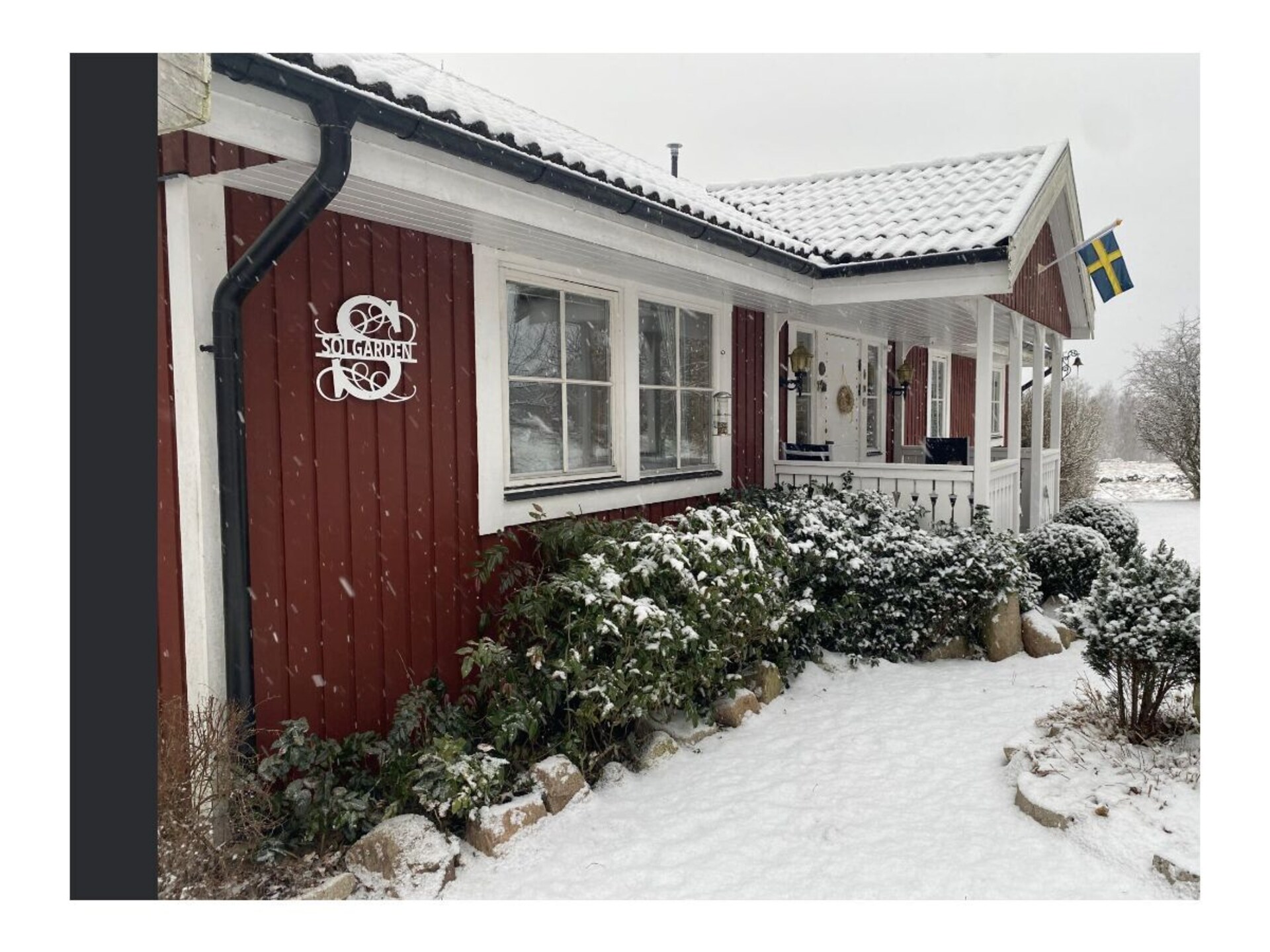 Ruim Zweeds vakantiehuis met sauna, speeltuin en bootjes aan het meer - foto 5