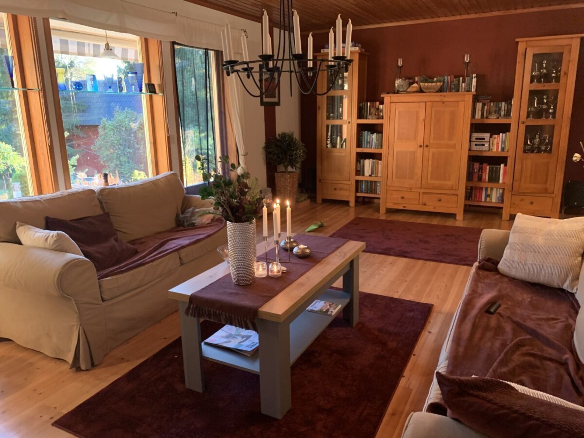 Ruim Zweeds vakantiehuis met sauna, speeltuin en bootjes aan het meer - foto 16