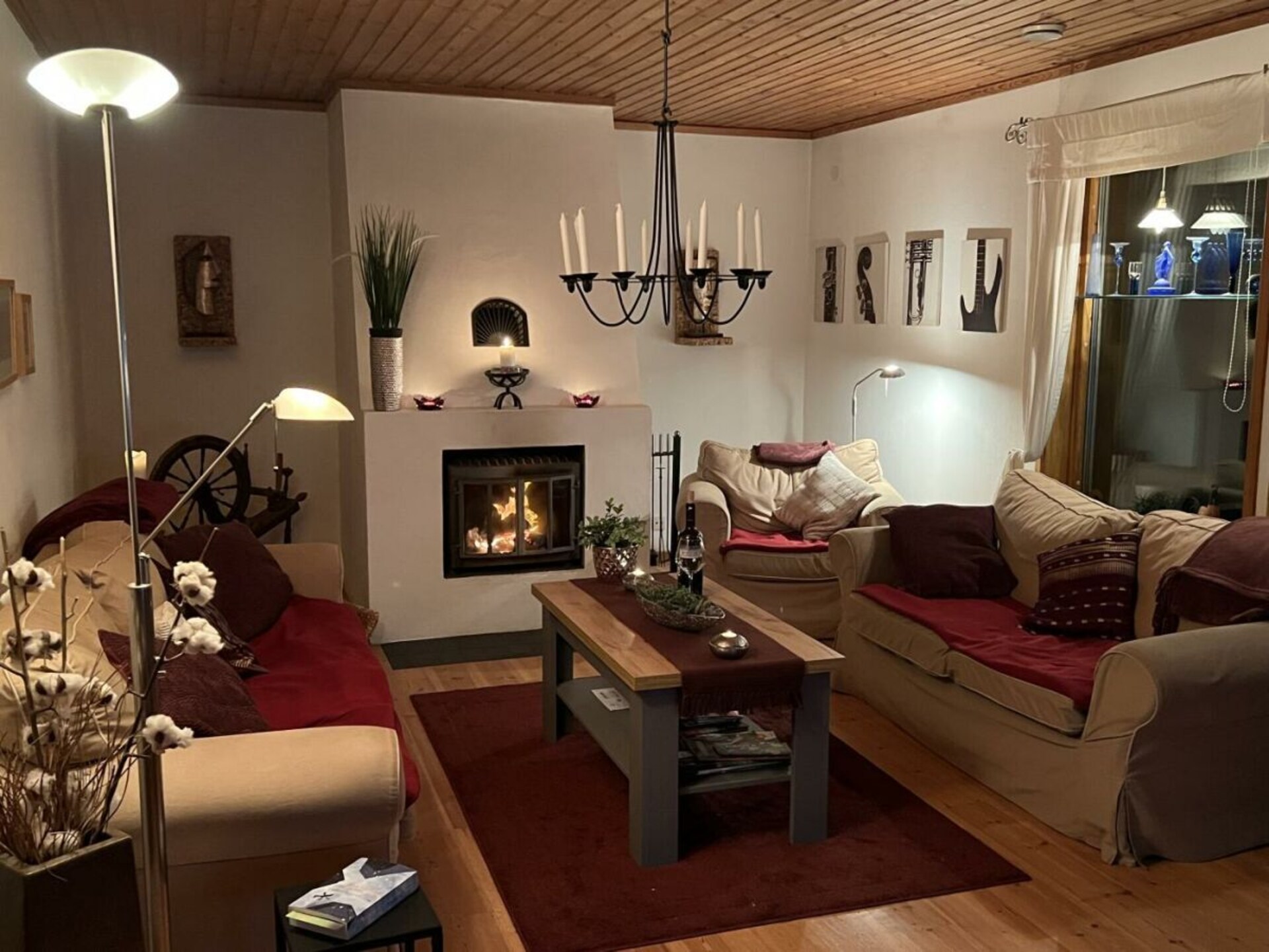 Ruim Zweeds vakantiehuis met sauna, speeltuin en bootjes aan het meer - foto 17