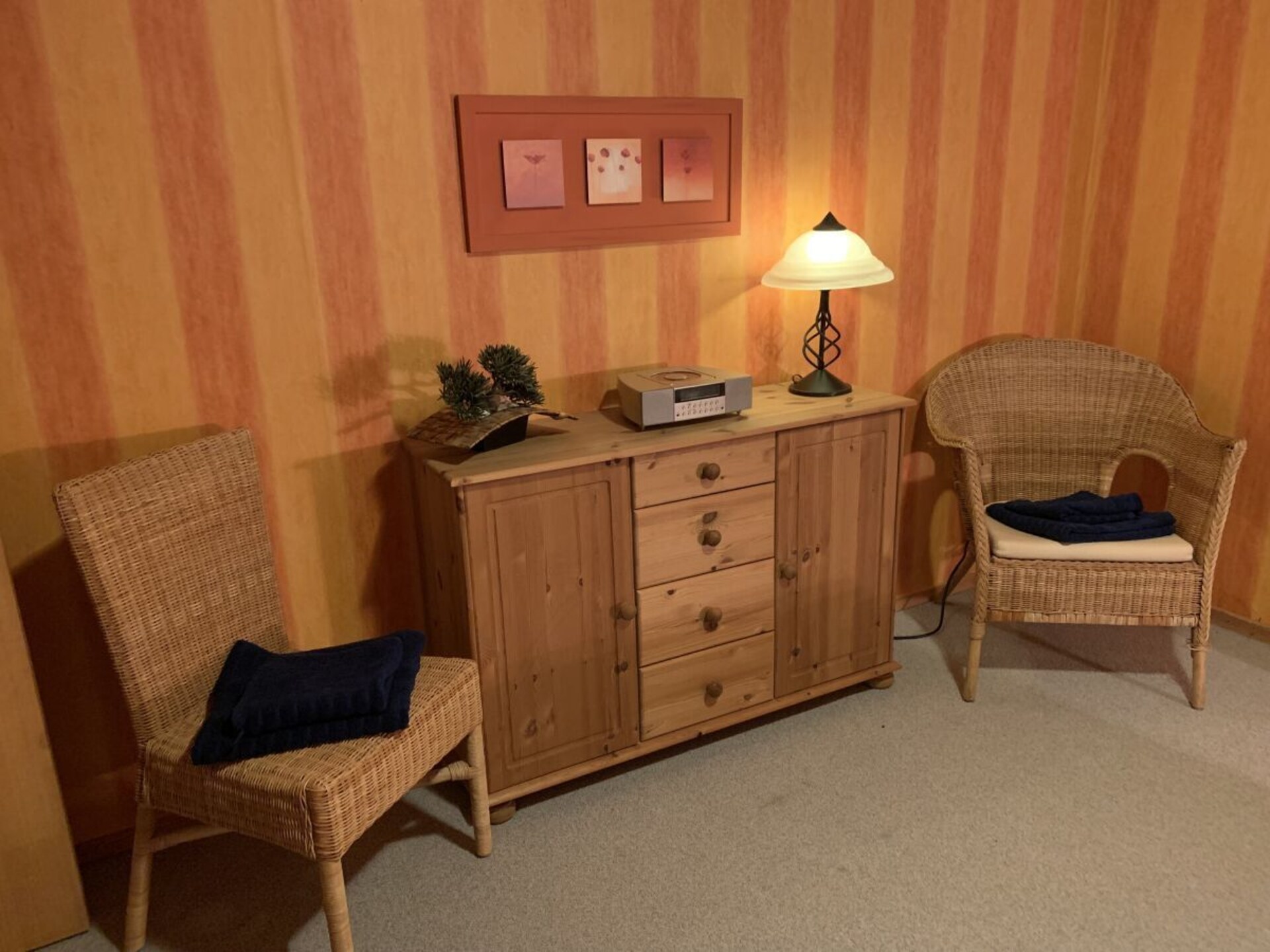 Ruim Zweeds vakantiehuis met sauna, speeltuin en bootjes aan het meer - foto 26