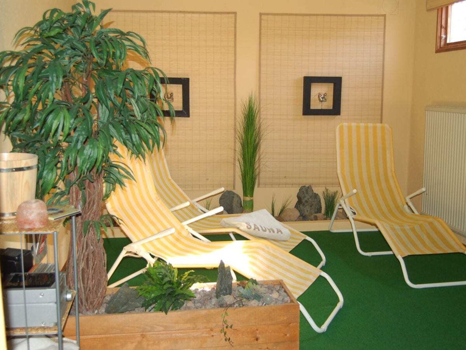 Ruim Zweeds vakantiehuis met sauna, speeltuin en bootjes aan het meer - foto 28