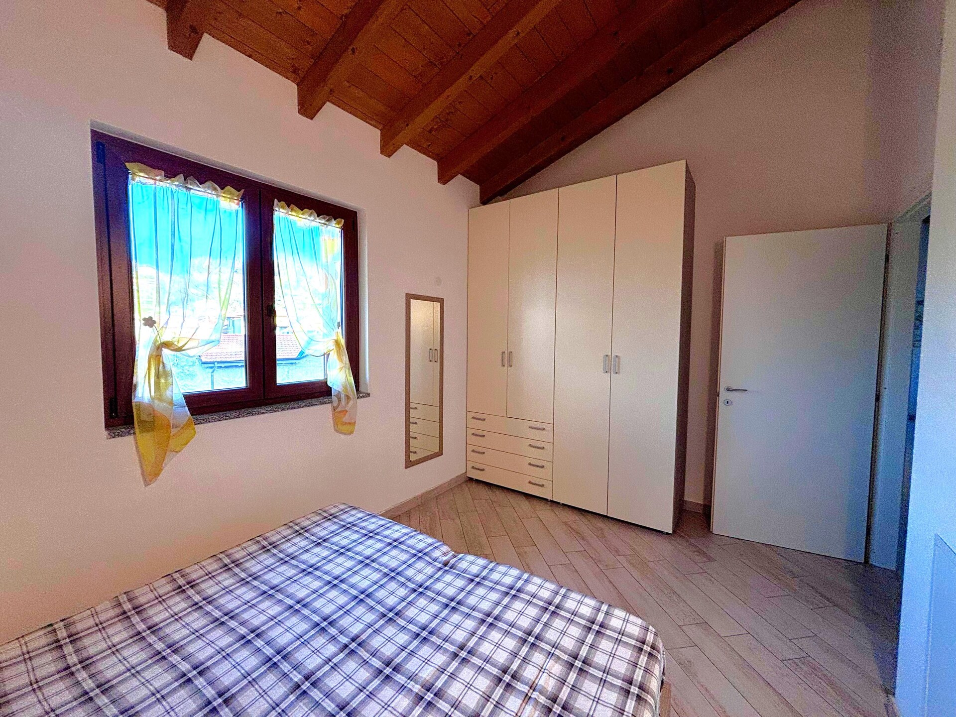 Centraal gelegen appartement in Brezzo di Bedero voor 4 personen - foto 12