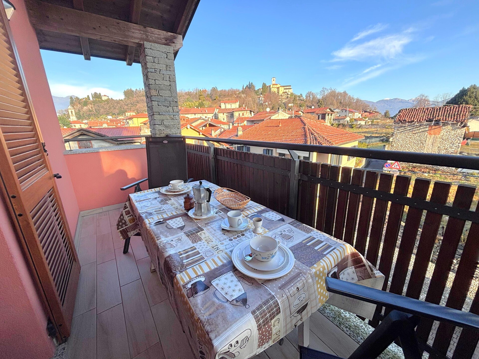Centraal gelegen appartement in Brezzo di Bedero voor 4 personen - foto 18