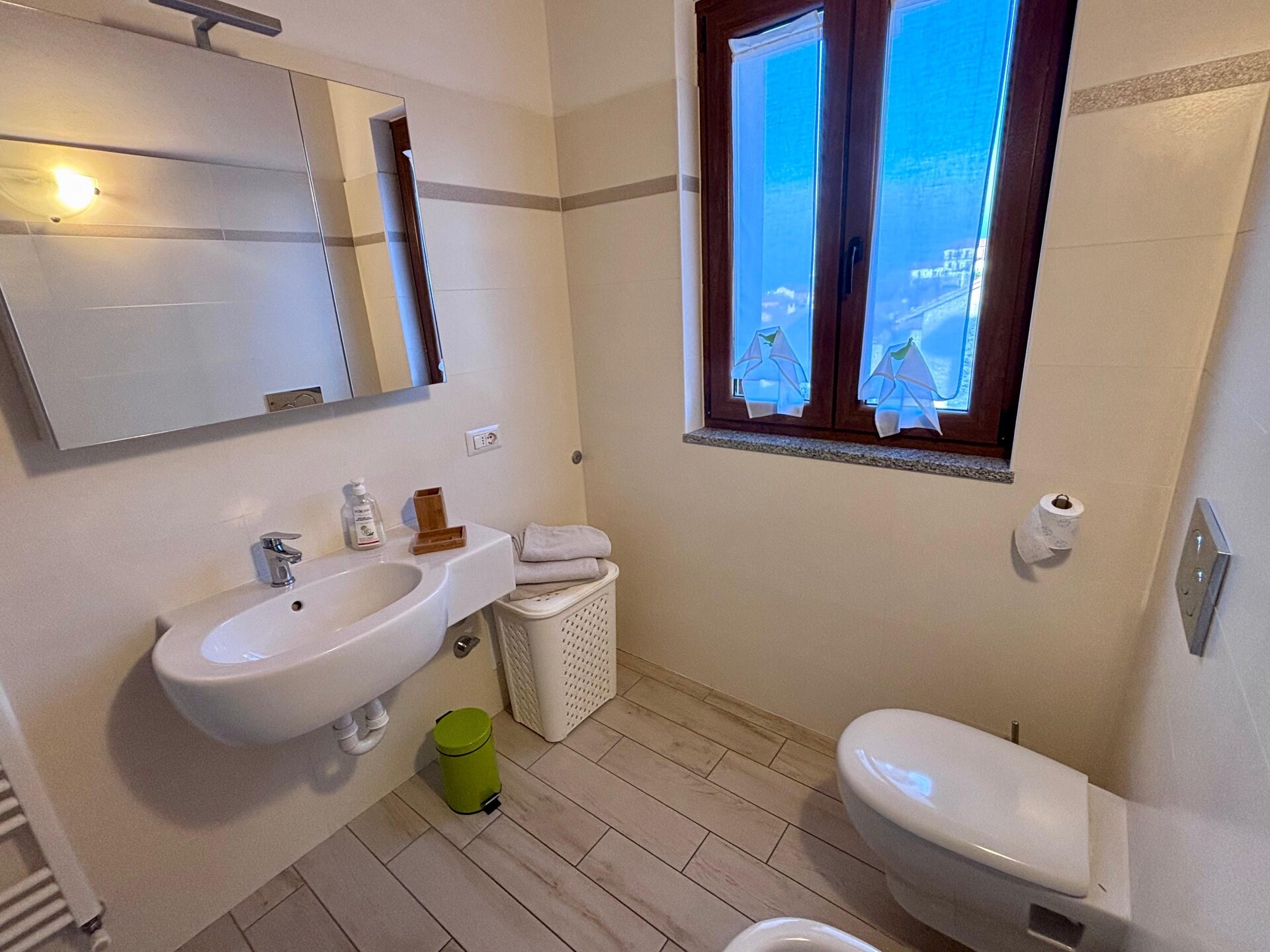 Centraal gelegen appartement in Brezzo di Bedero voor 4 personen - foto 15