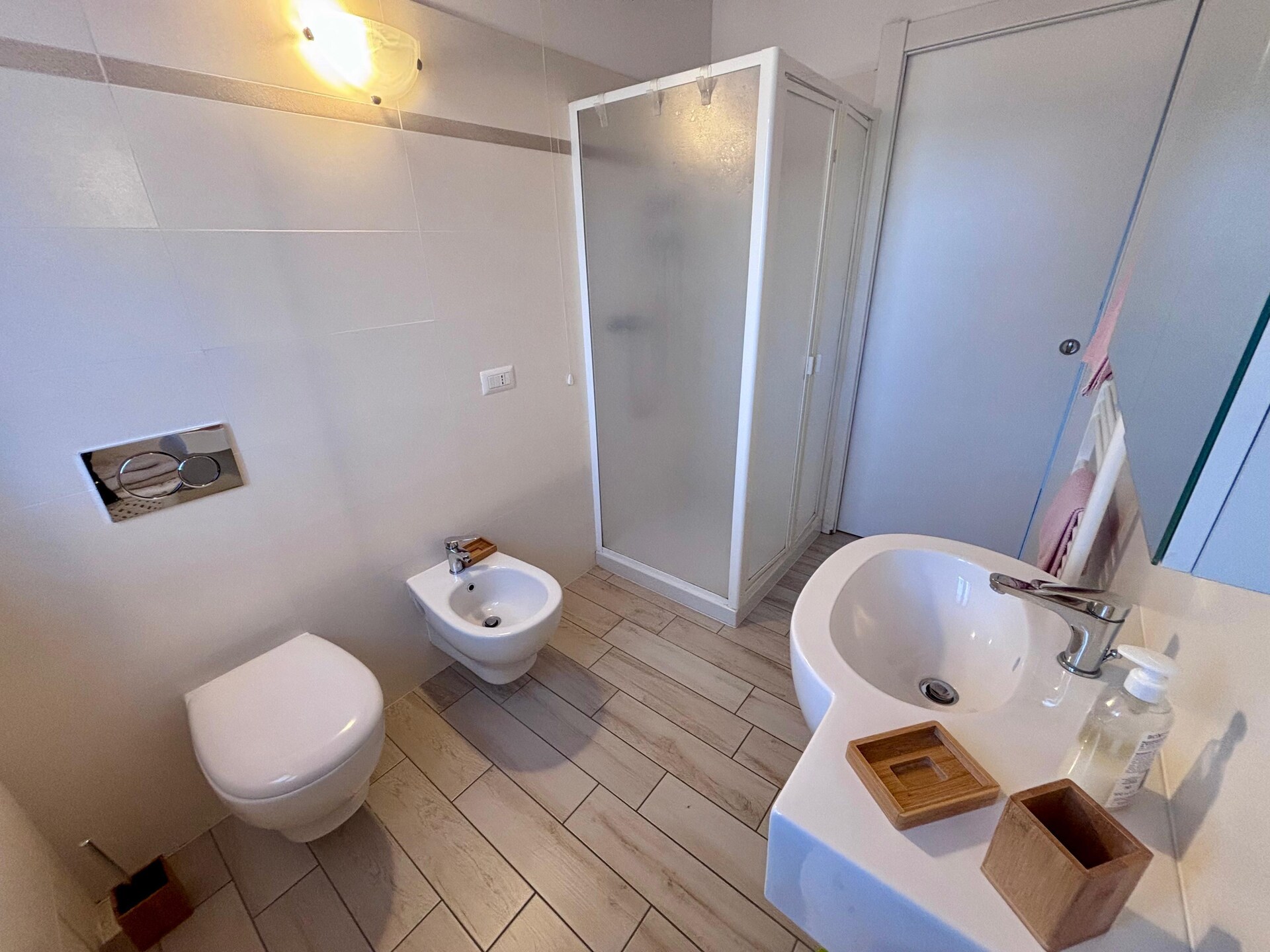Centraal gelegen appartement in Brezzo di Bedero voor 4 personen - foto 16