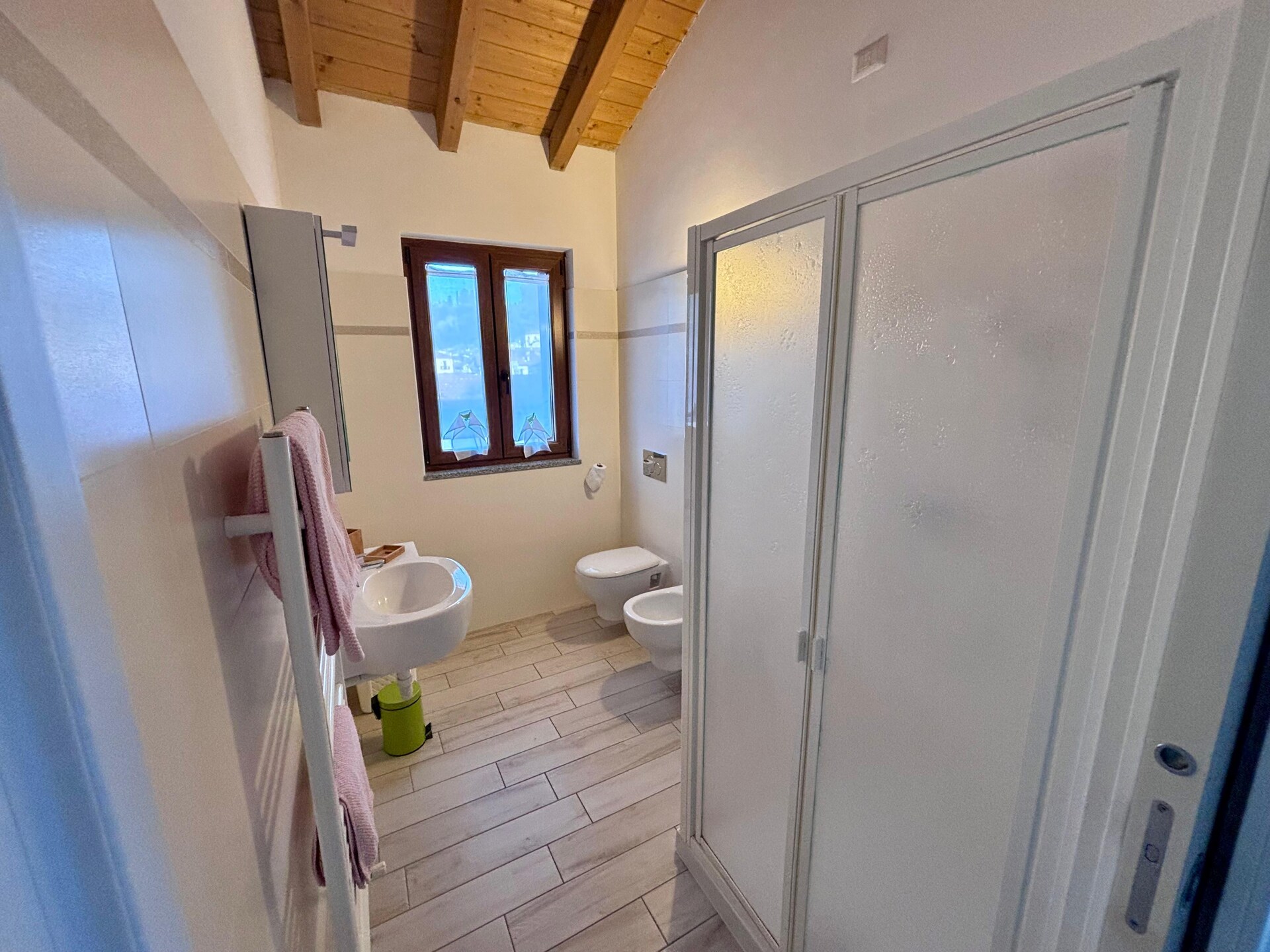 Centraal gelegen appartement in Brezzo di Bedero voor 4 personen - foto 17