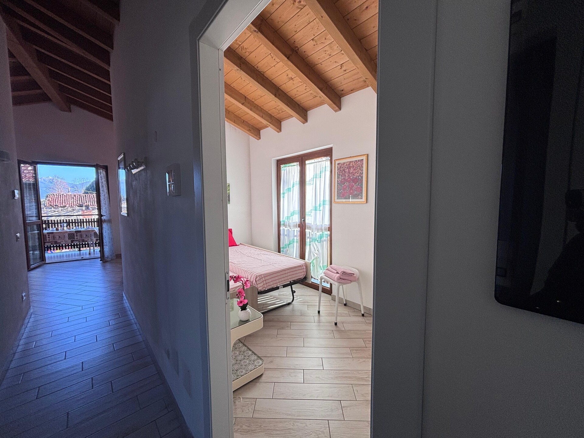 Centraal gelegen appartement in Brezzo di Bedero voor 4 personen - foto 14