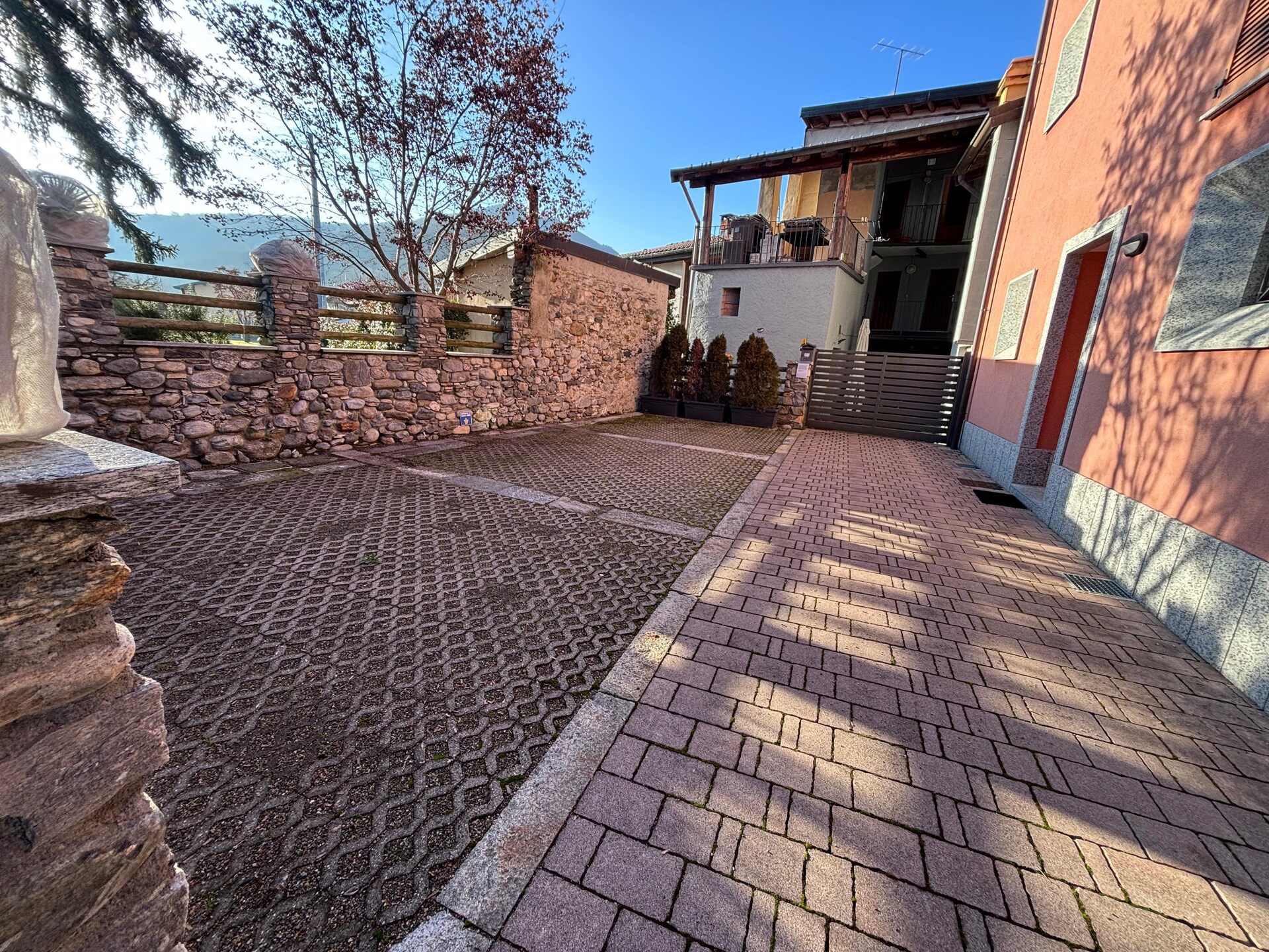 Centraal gelegen appartement in Brezzo di Bedero voor 4 personen - foto 28