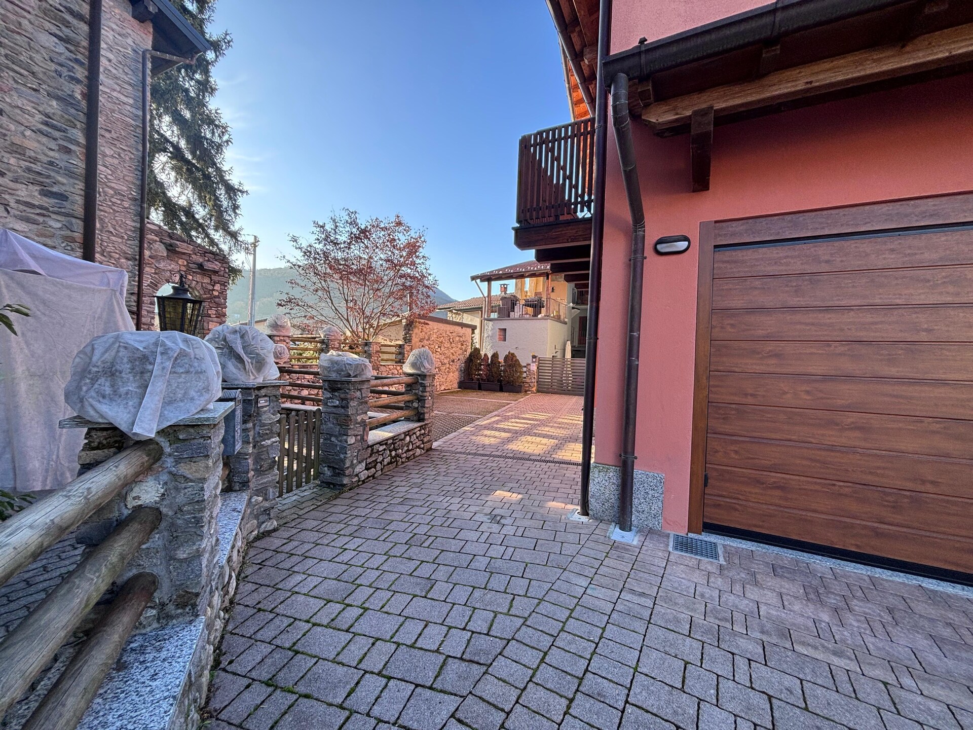 Centraal gelegen appartement in Brezzo di Bedero voor 4 personen - foto 29