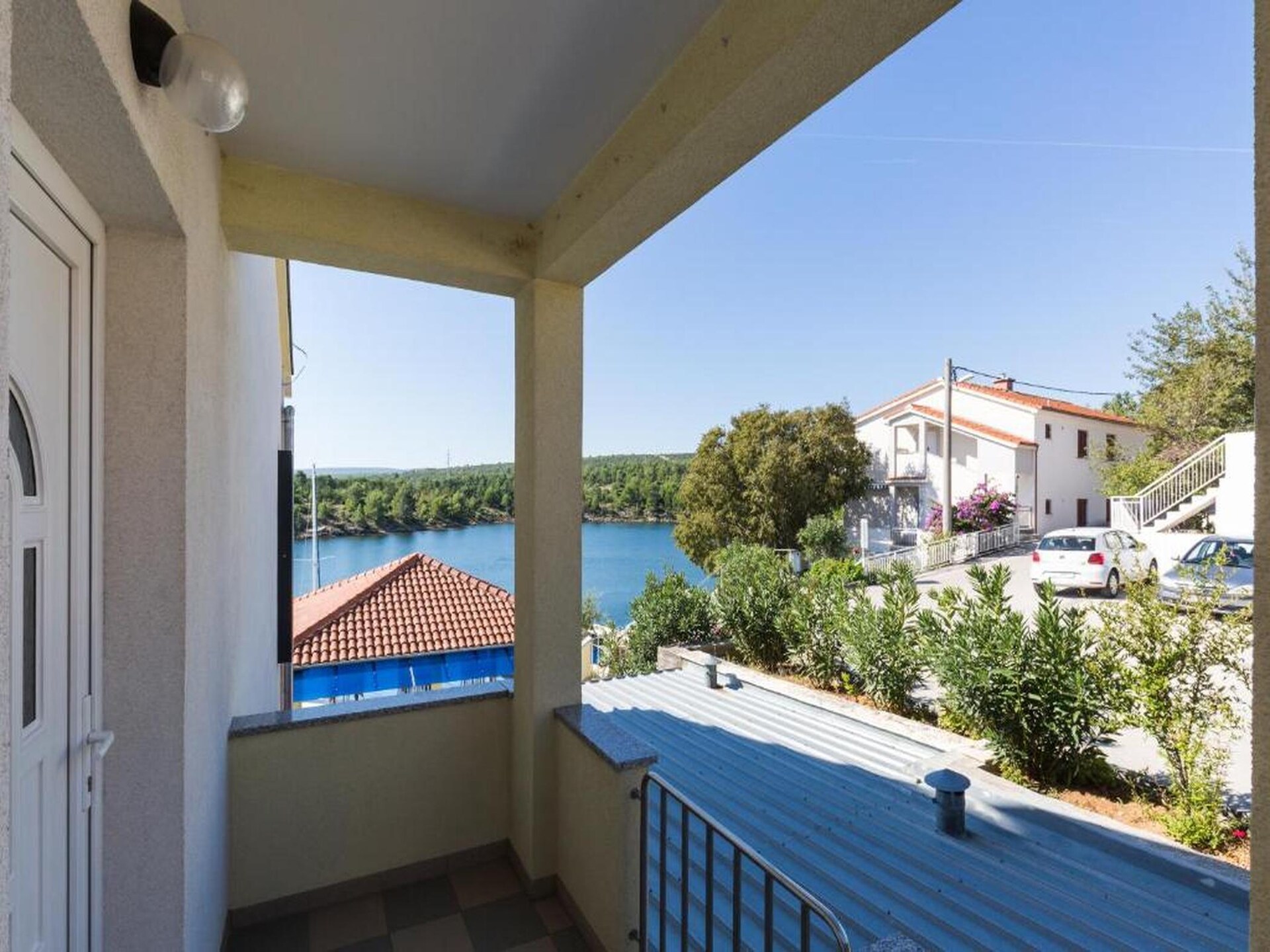 Op 300 m van het strand: appartement met privézwembad in Obrovac - foto 6