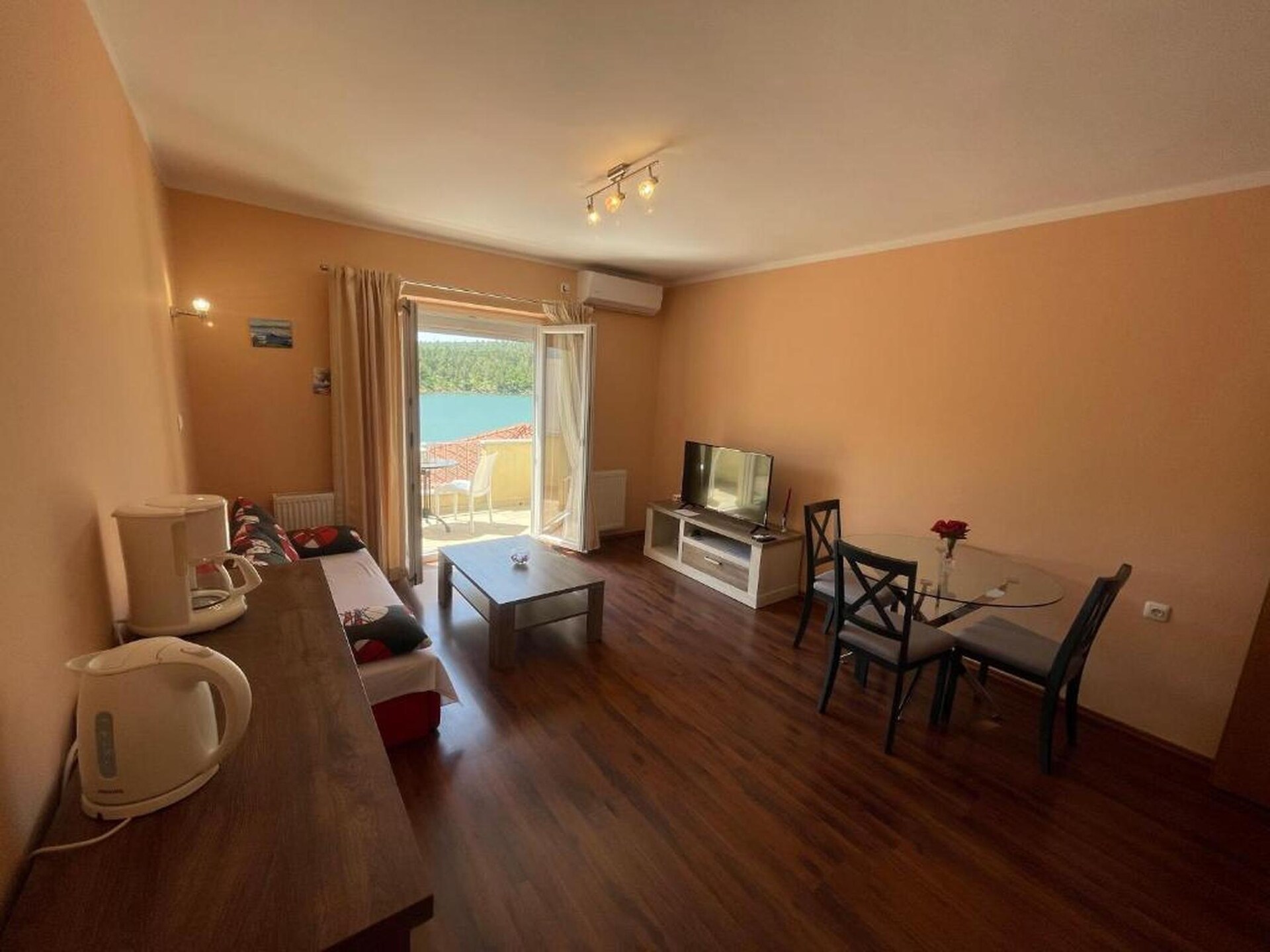 Op 300 m van het strand: appartement met privézwembad in Obrovac - foto 2