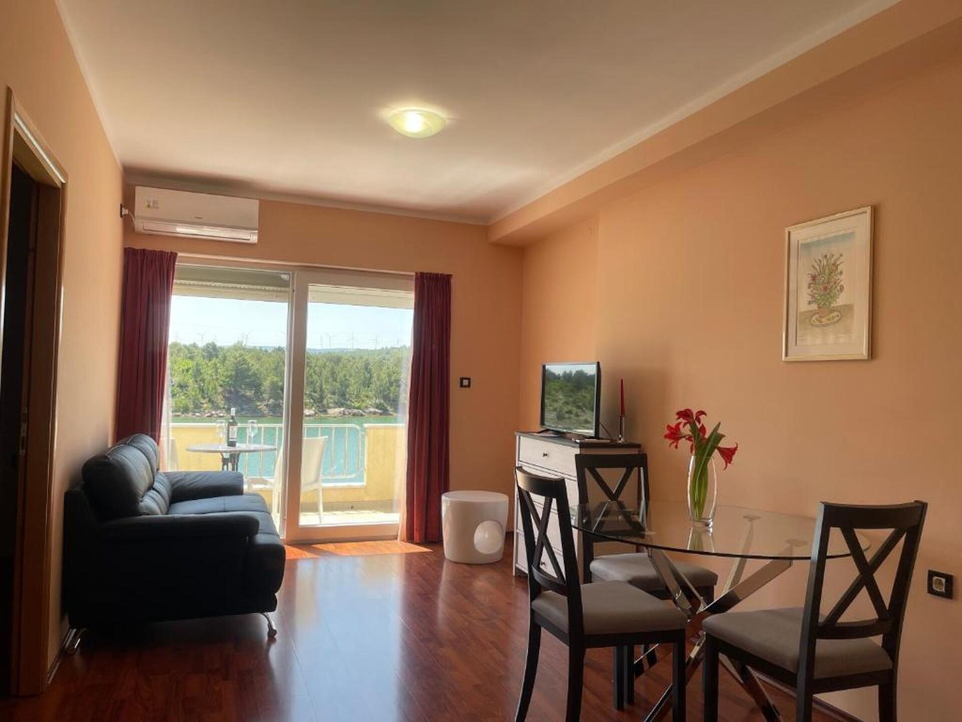 Op 300 m van het strand: appartement met privézwembad in Obrovac · 3 pers. - foto 1