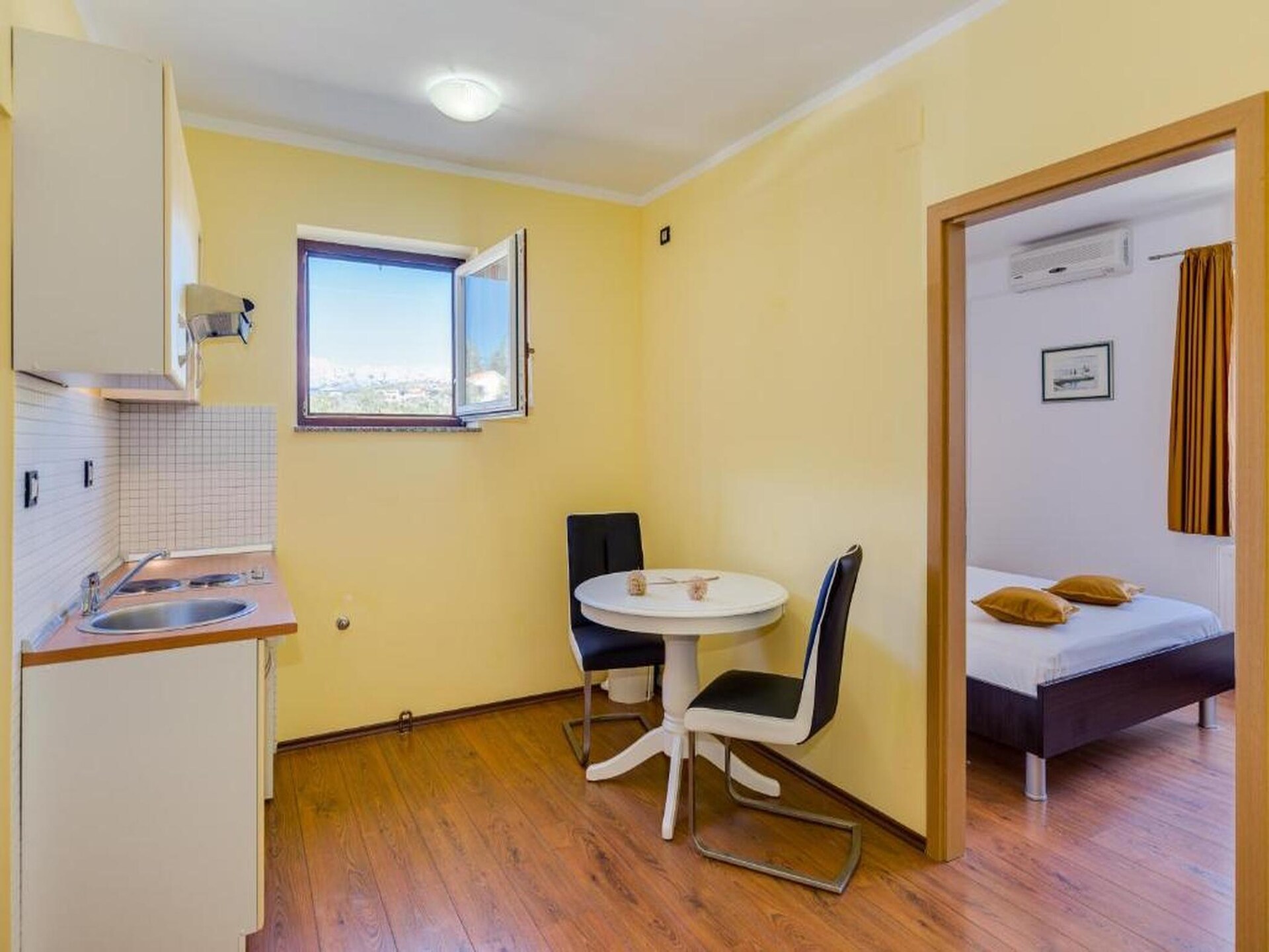 Op 300 m van het strand: gezellig appartement in Obrovac - foto 2