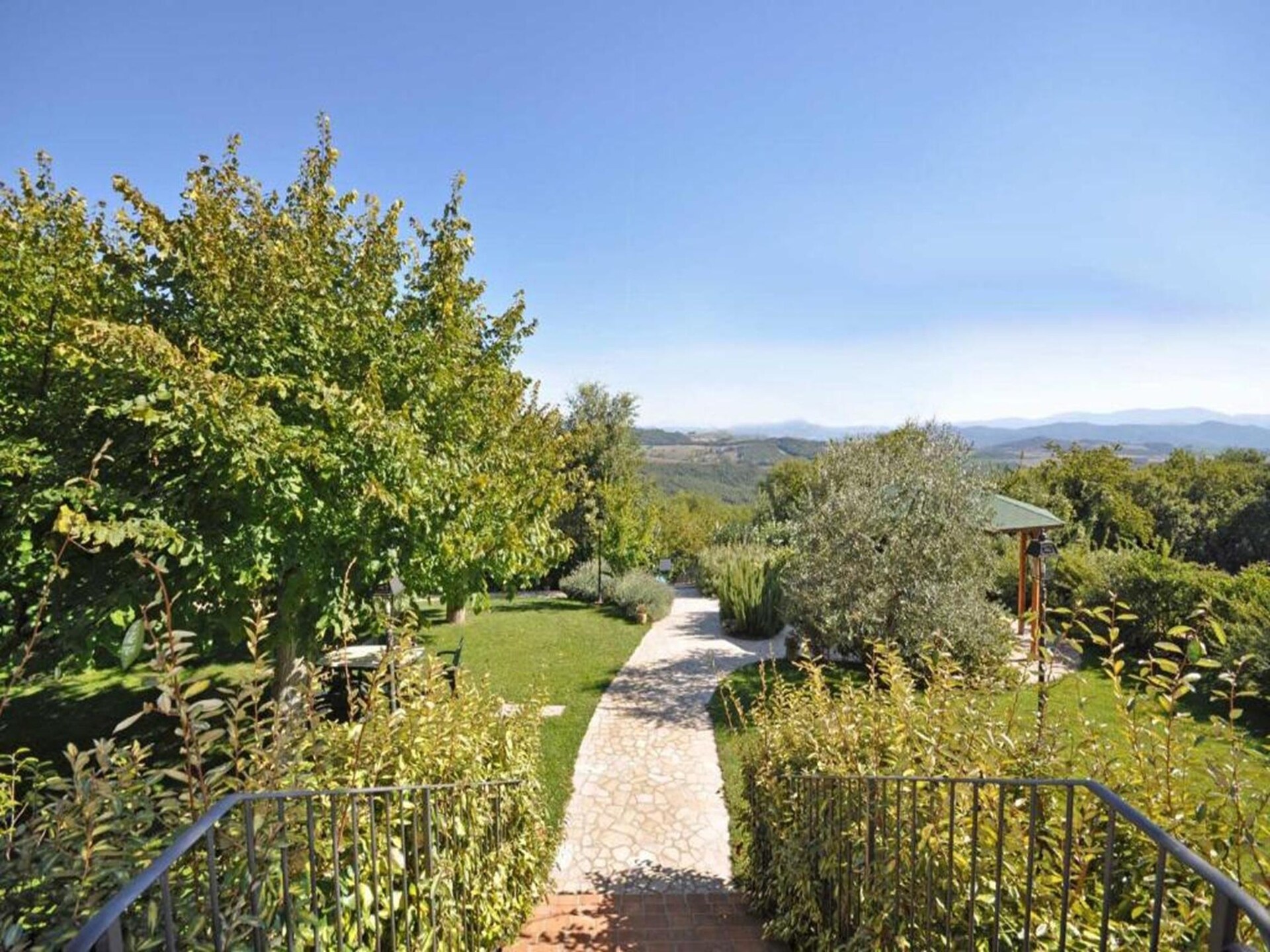 Knus appartement op Toscaanse villa met zwembad bij Volterra - foto 17