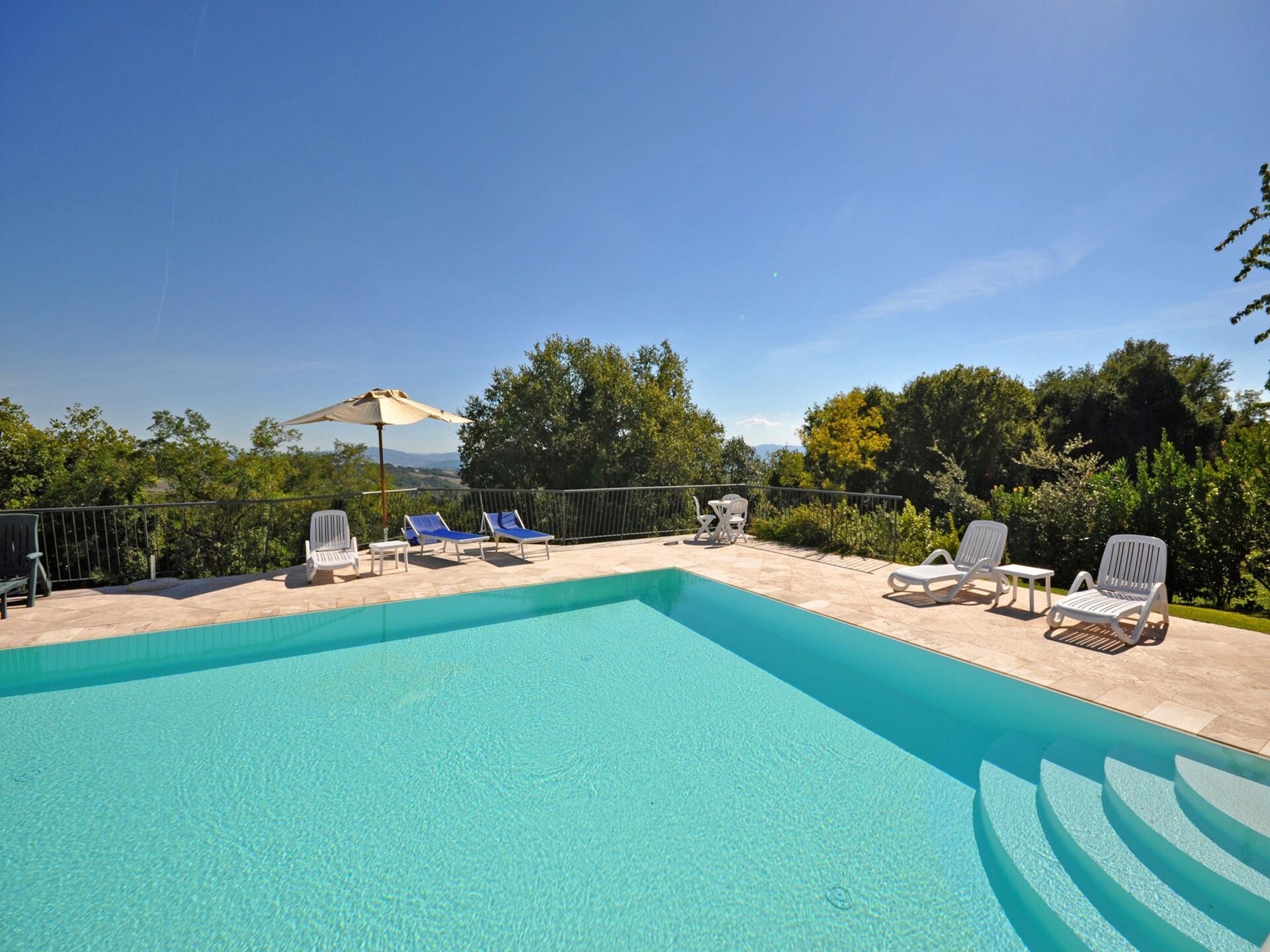 Knus appartement op Toscaanse villa met zwembad bij Volterra - foto 7