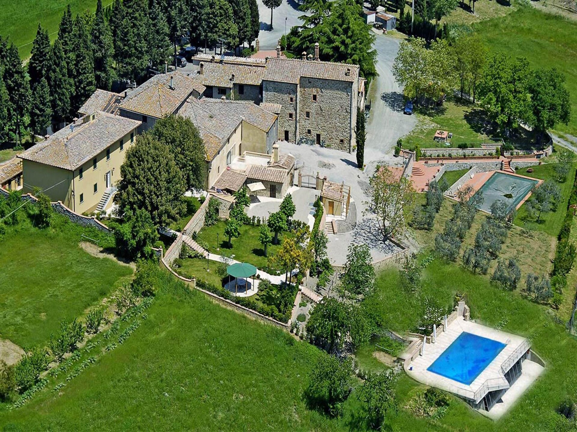 Ruim appartement in Toscaanse heuvels bij Volterra met zwembad en uitzicht - foto 22