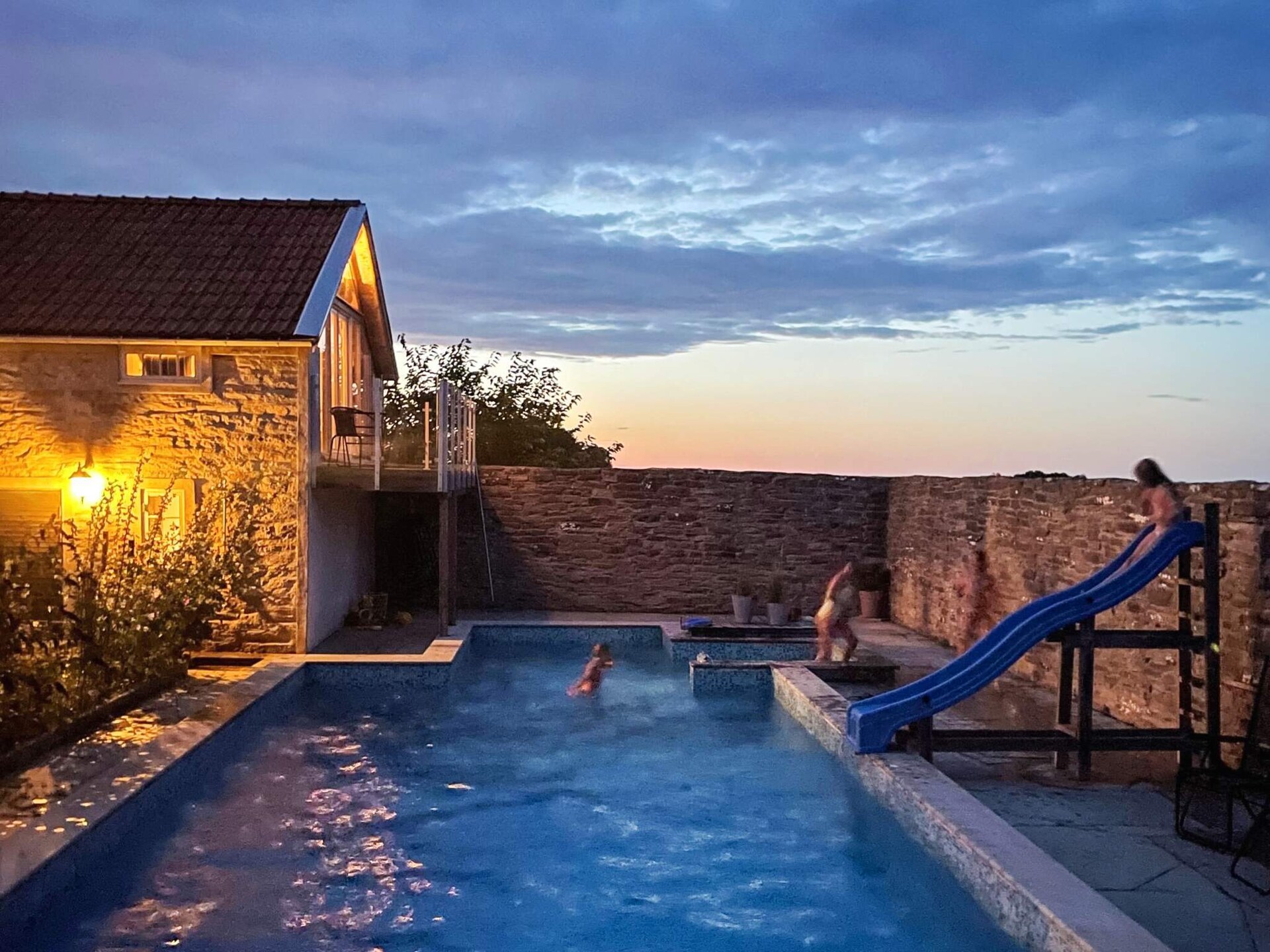 Authentiek vakantiehuis op Öland: slapen in een 19e-eeuwse stenen schuur met zwembad - foto 10
