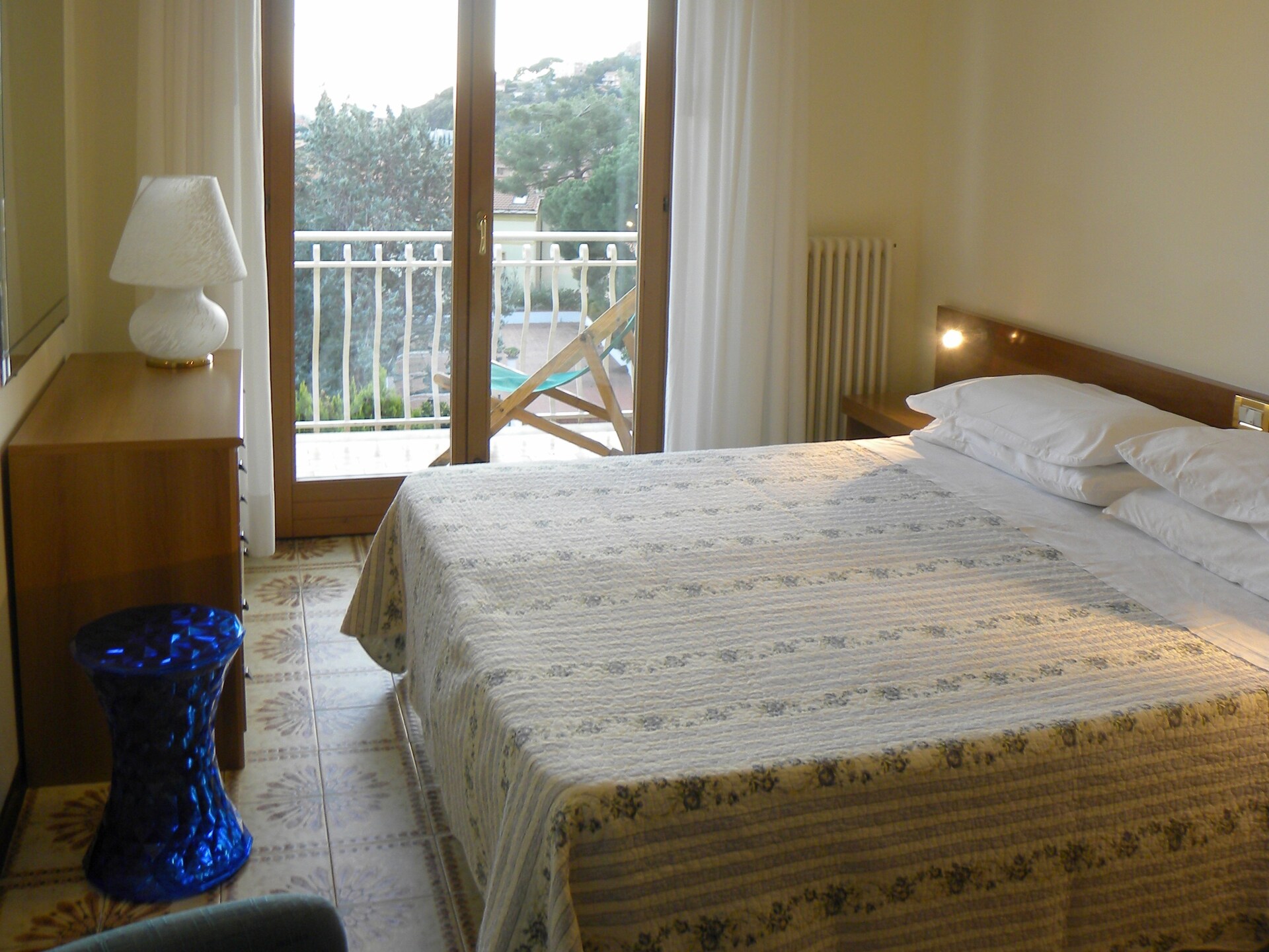Op 900 m van zee: Comfortabel appartement voor 5 personen in Pietra Ligure - foto 4