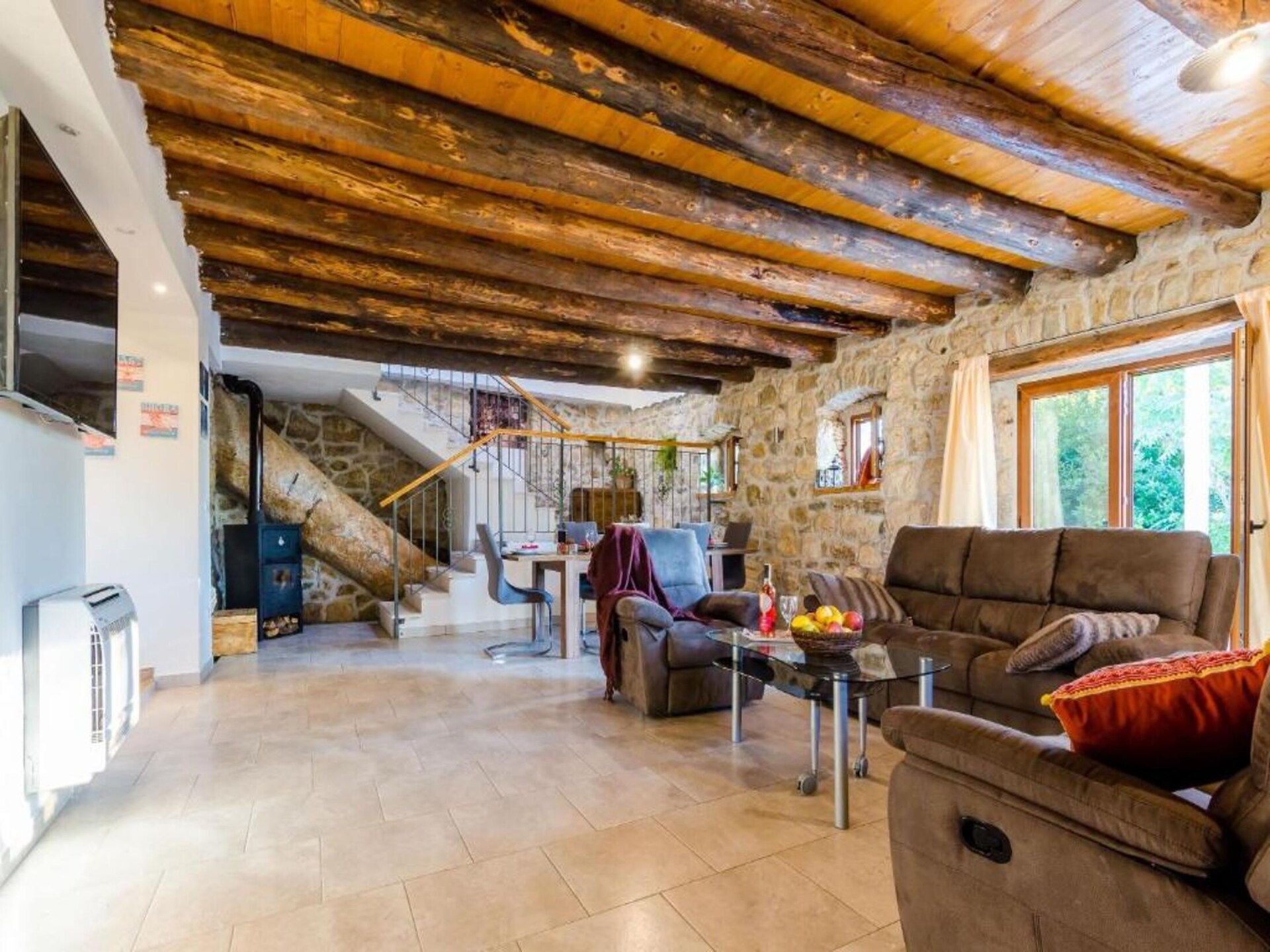 Villa Luciano in Gruda: privézwembad en weids uitzicht op bergen en rivier - foto 15