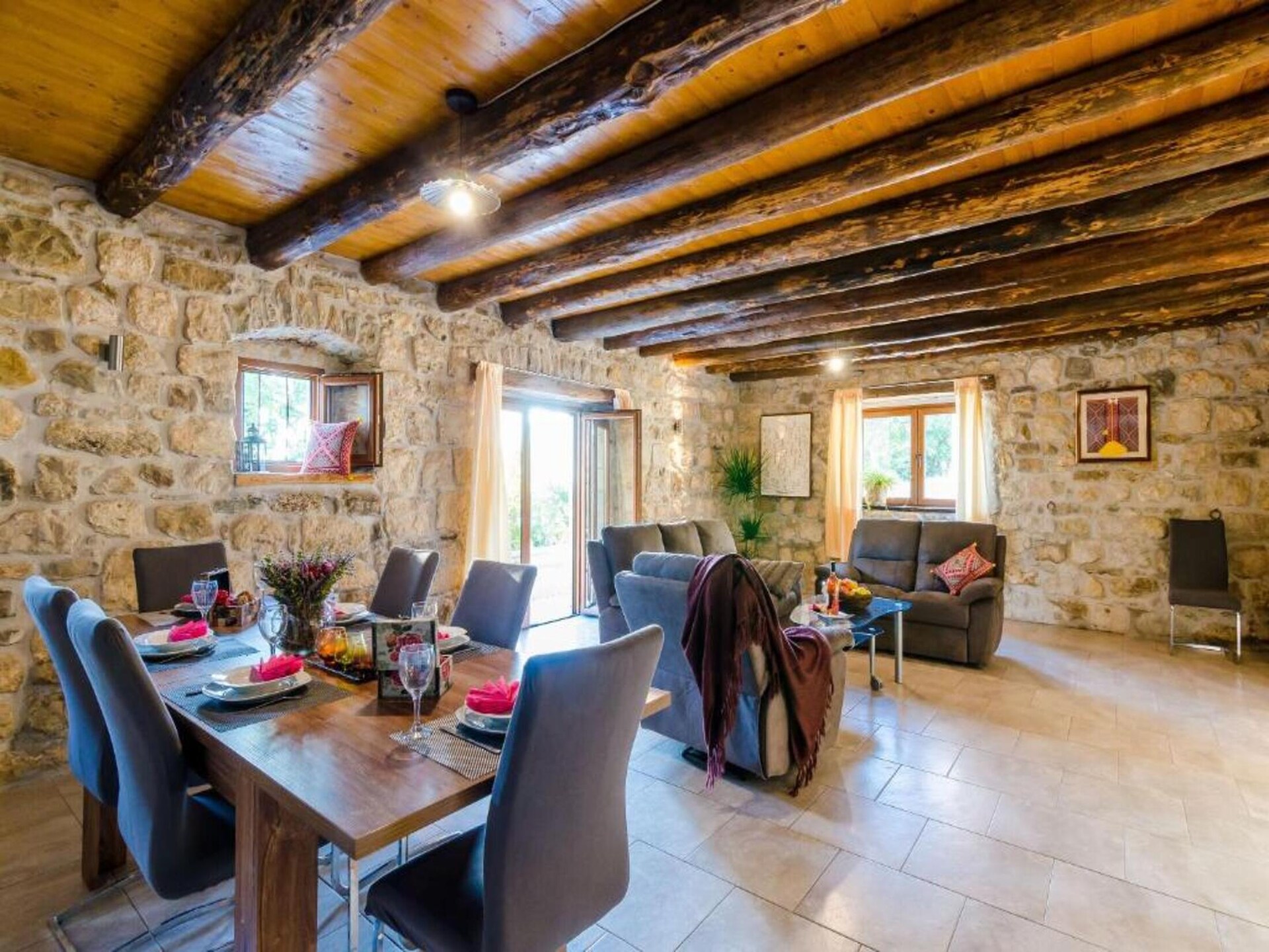 Villa Luciano in Gruda: privézwembad en weids uitzicht op bergen en rivier - foto 4