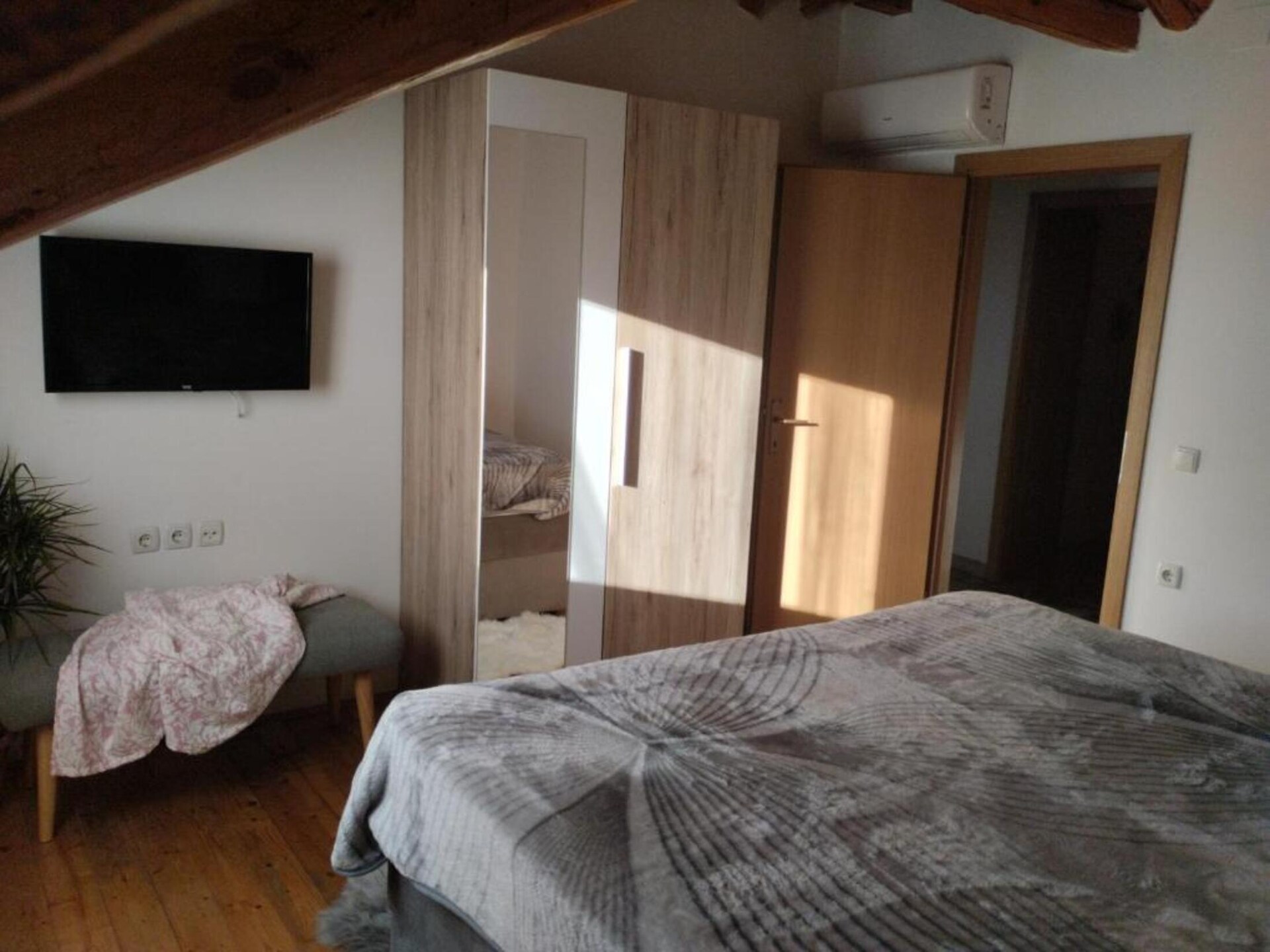 Villa Luciano in Gruda: privézwembad en weids uitzicht op bergen en rivier - foto 17