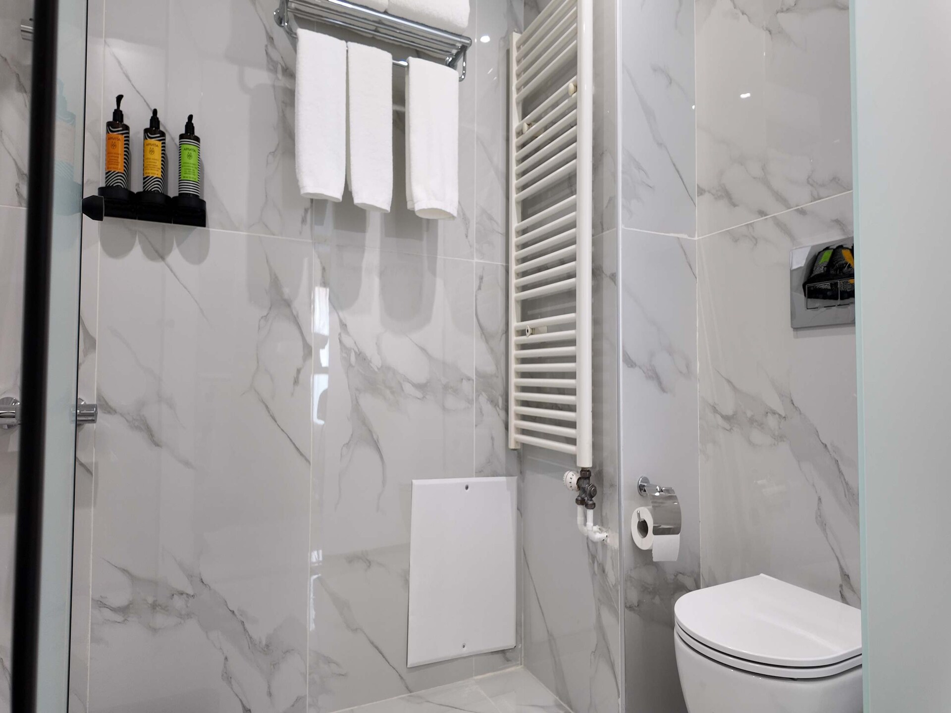 Stijlvol gerenoveerd appartement met balkon in het bruisende Piraeus - foto 11